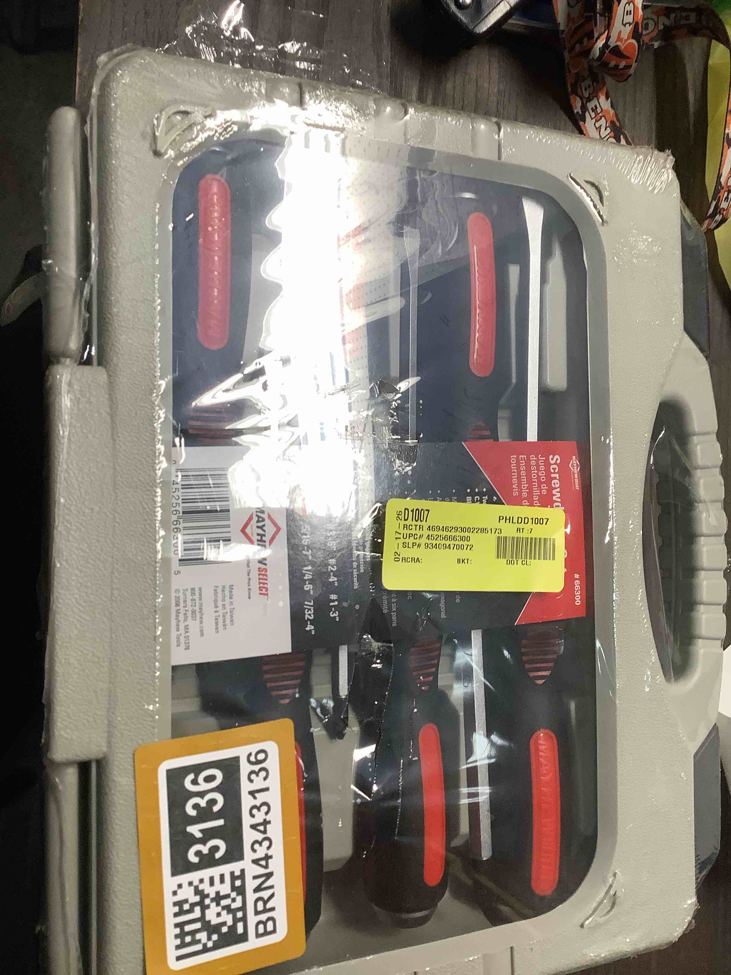 Condition photo showing New/Like New for Mayhew Select 66300 Cats Paw Screwdriver Set, 6-Piece