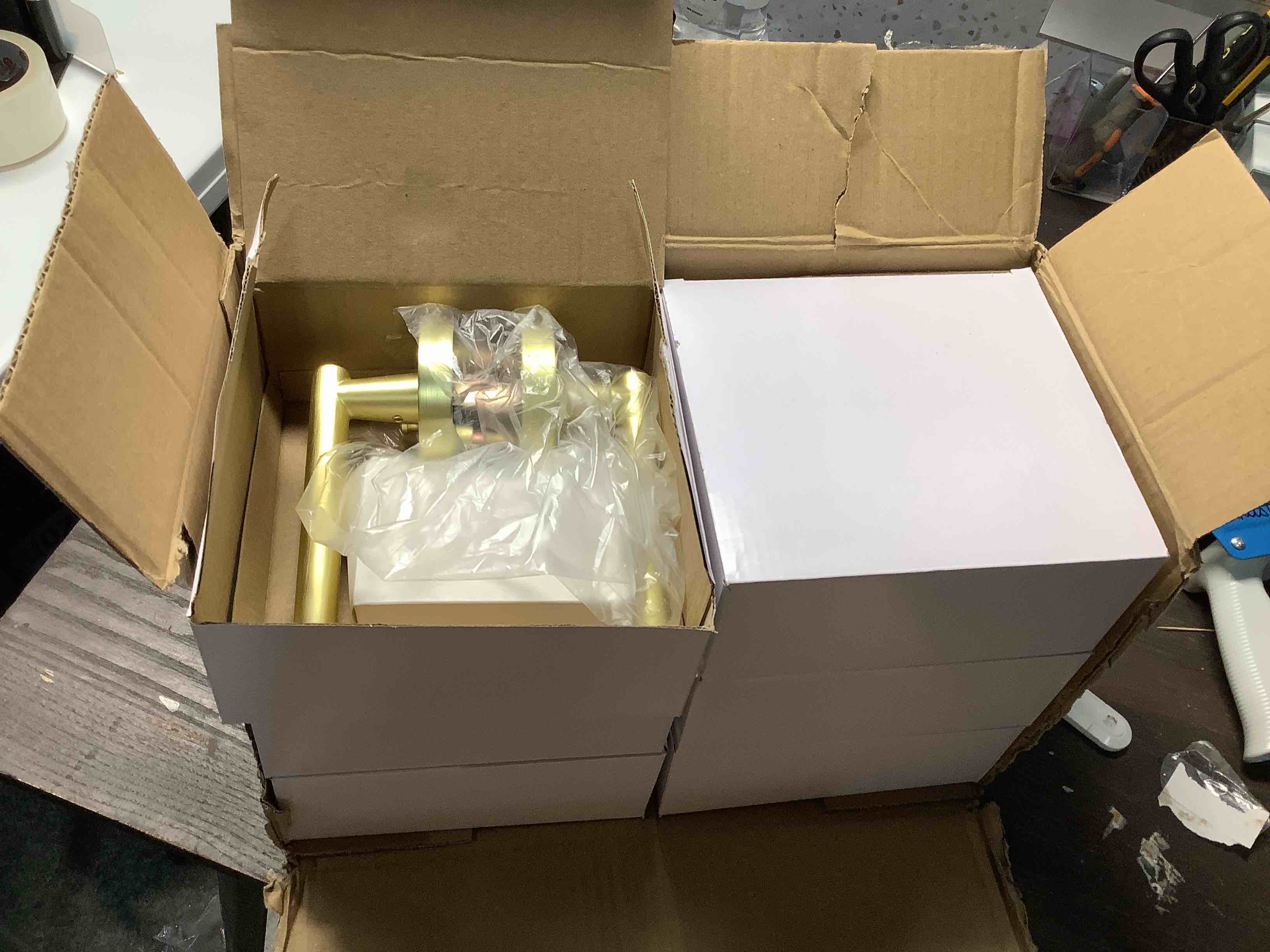 Condition photo showing Good Condition for Lethato 6 Packs Gold Interior Door Handle, Brushed Gold Door Handles Interior, Heavy Duty Interior Bedroom Lever Door Handle for Bathroom Privacy - 6Packs Gold