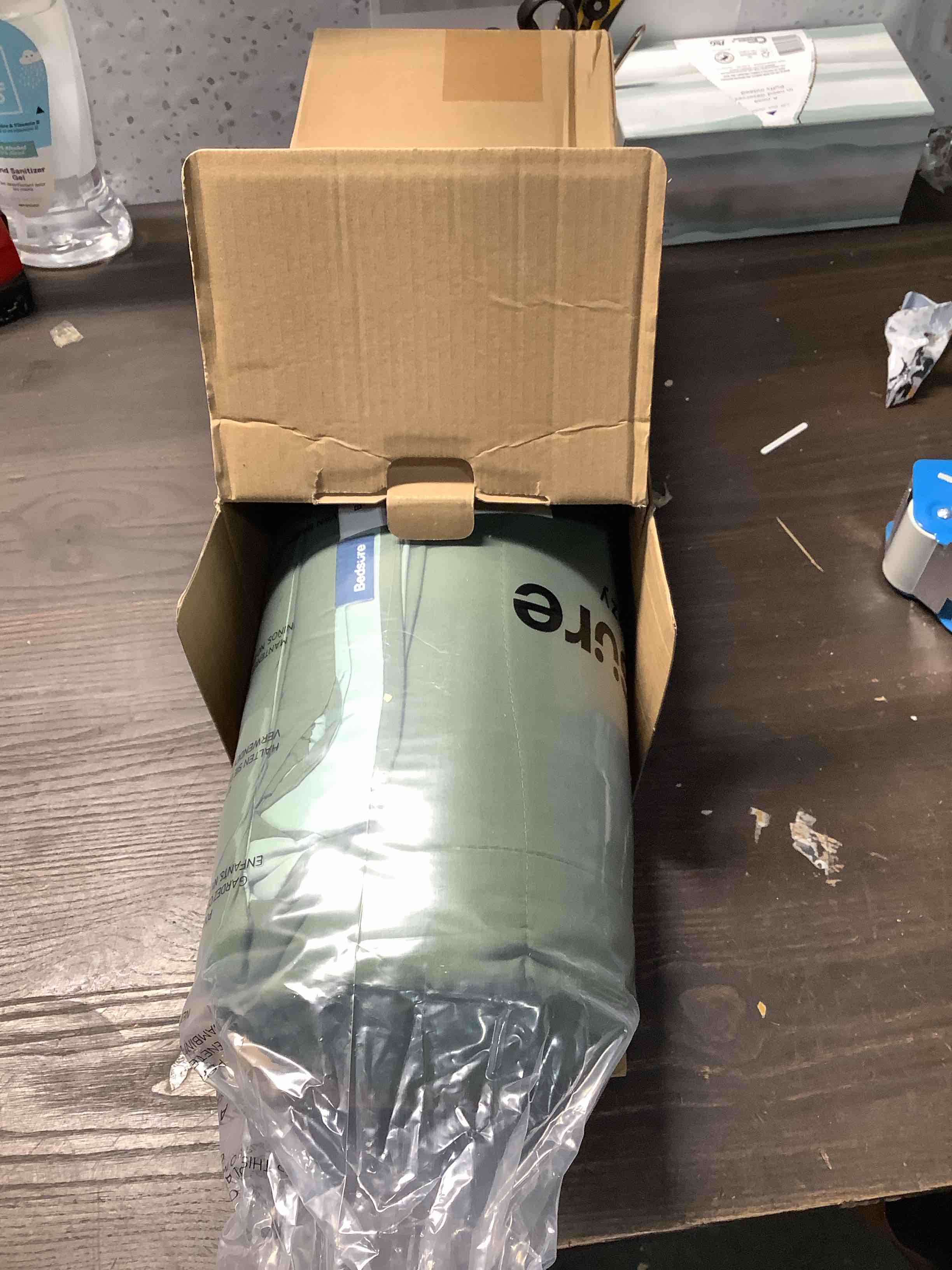 Condition photo showing Good Condition for Bedsure Full Comforter Duvet Insert, All Season Bed Comforter, Quilted Down Alternative Duvet, Box Stitched Comforters with Corner Tabs, Machine Washable, 82 x 86 Inches (Green/Light Green) Green/Light Green Full