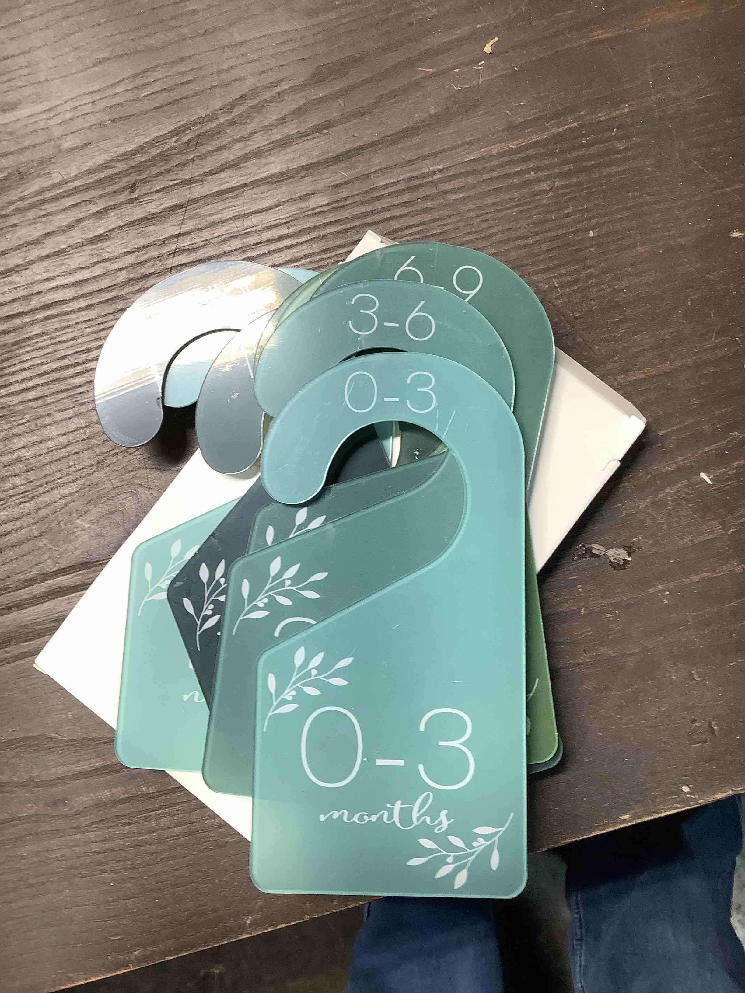 Condition photo showing Good Condition for 8 Pcs Baby Closet Size Dividers Acrylic Baby Closet Dividers Nursery Closet Dividers Baby Clothes Size Hanger Baby Wardrobe Organizers Infant Wardrobe Separator, 7 x 3 Inch (Green)