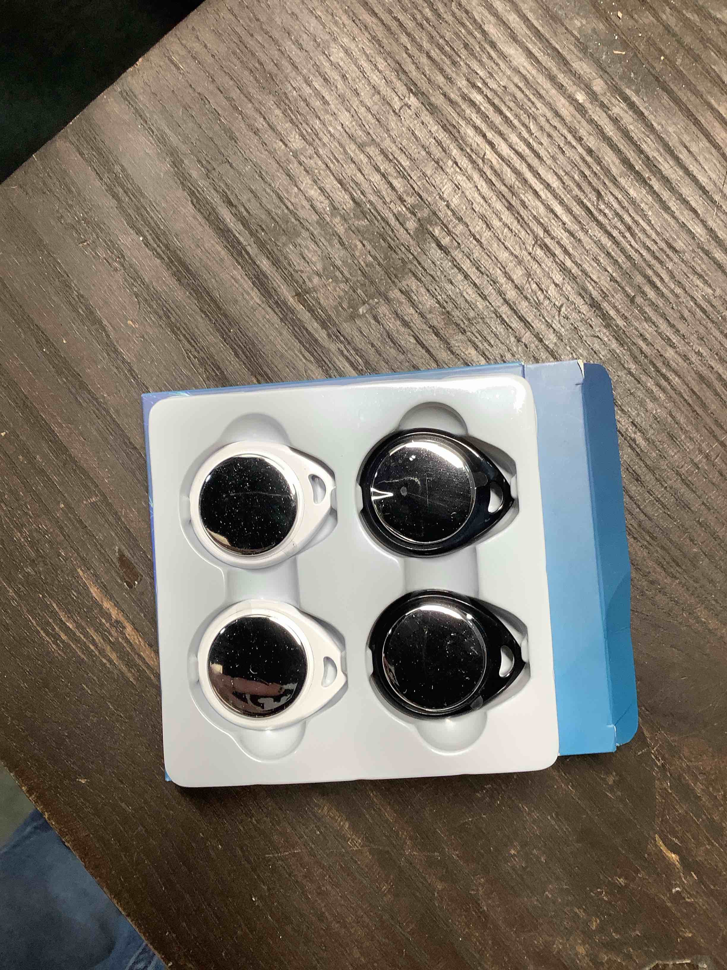 Condition photo showing Good Condition for 4 Pack Tracker Tags [Apple MFi Certified] Bluetooth Air Tracker Pair with Apple Find My (iOS Only) Smart Tracking Tags Keys Finder Item Locator Worldwide Tracker for Pets Backpack Wallet Luggage 4Pcs/Black+White