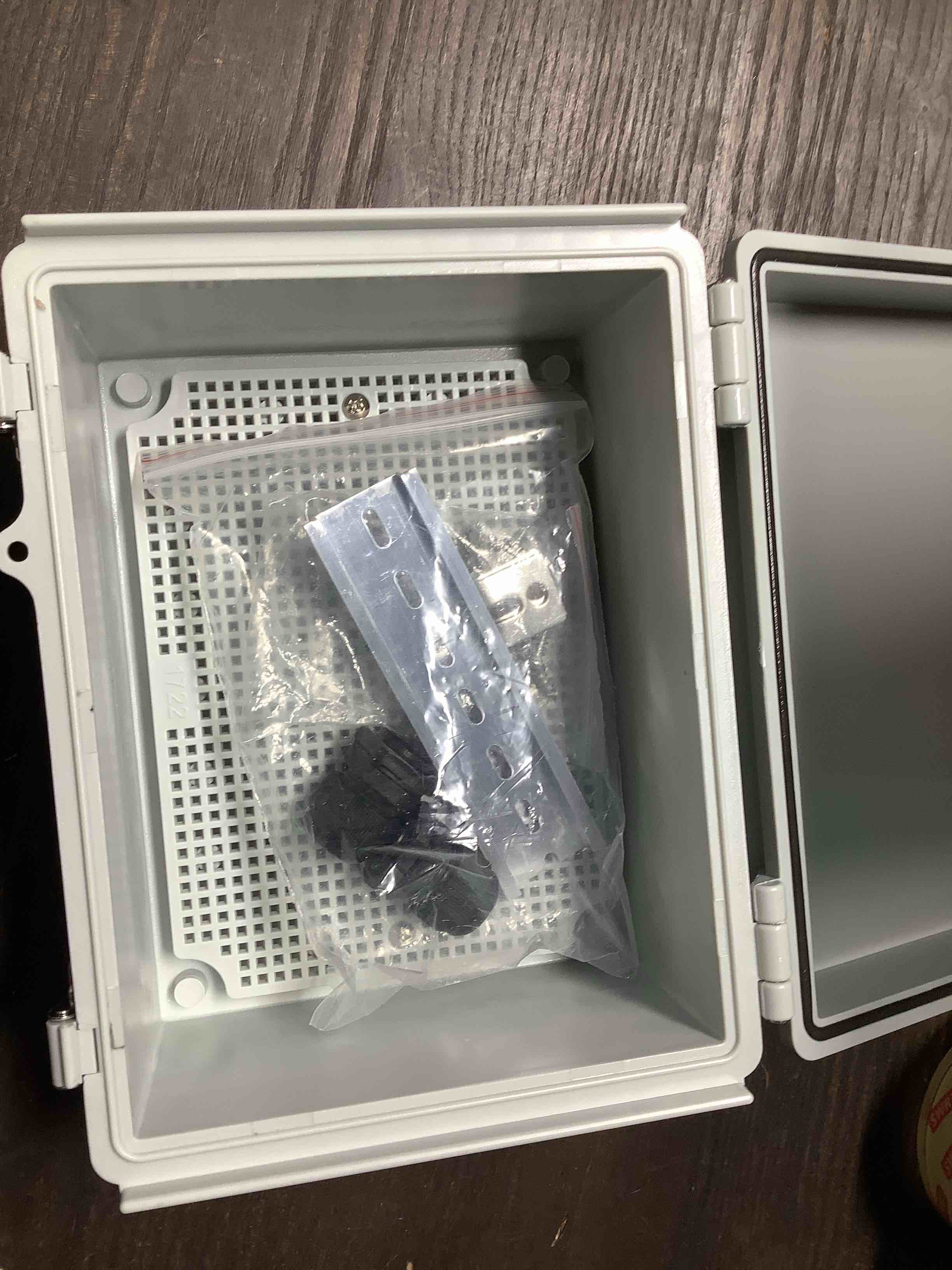 Condition photo showing Good Condition for Joinfworld Outdoor Electrical Box Waterproof Junction Box Plastic Outdoor Weatherproof Electrical Enclosure Box Outside 8.7x6.7x4.3 8.7"x6.7"x4.3"