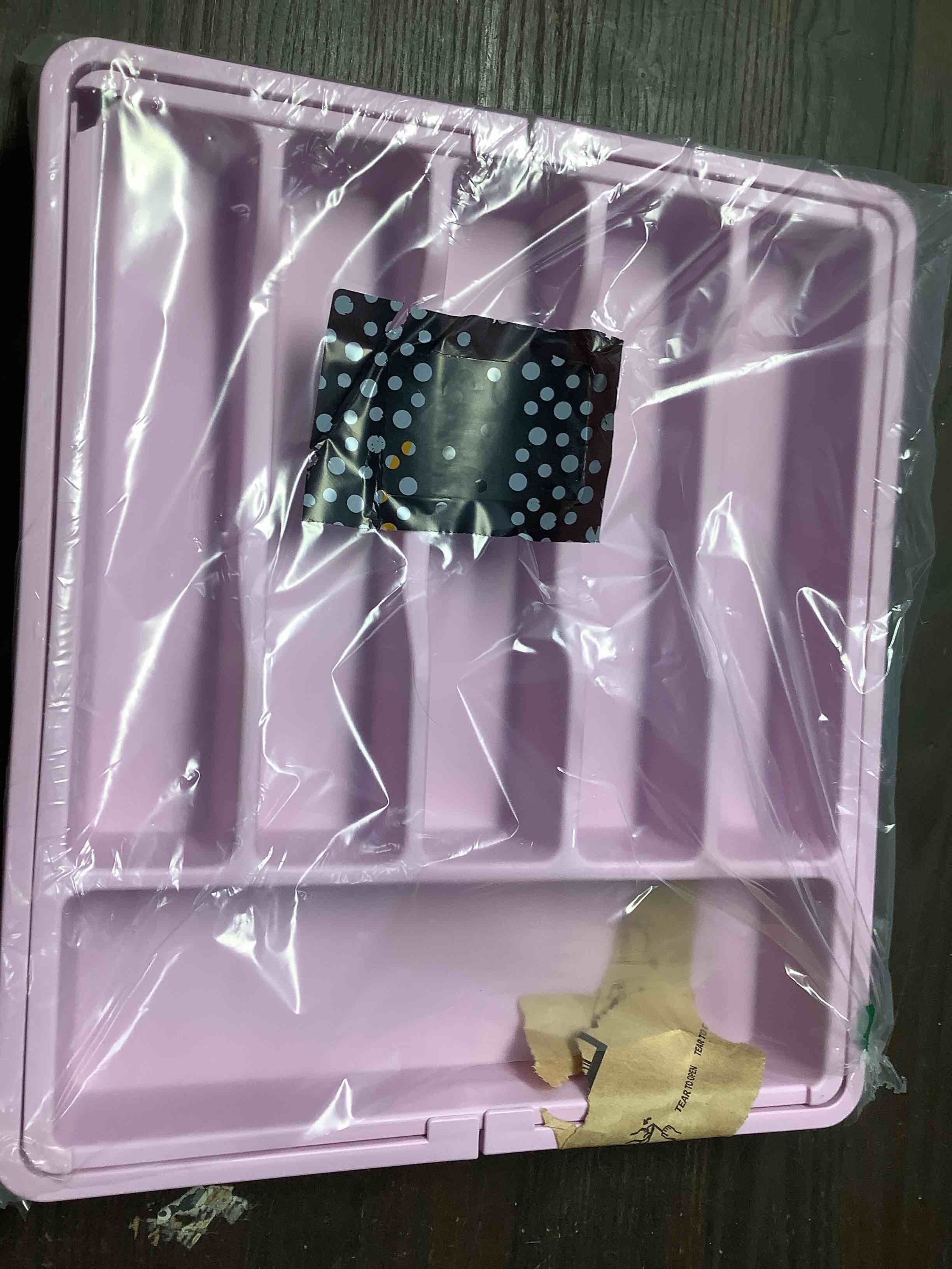 Condition photo showing Good Condition for Lifewit Silverware Drawer Organizer, Expandable Utensil Tray for Kitchen, BPA Free Flatware and Cutlery Holder, Adjustable Plastic Storage for Spoons Forks Knives, 13-22 x 15", Purple XL (13-22''W x 15''D) Purple