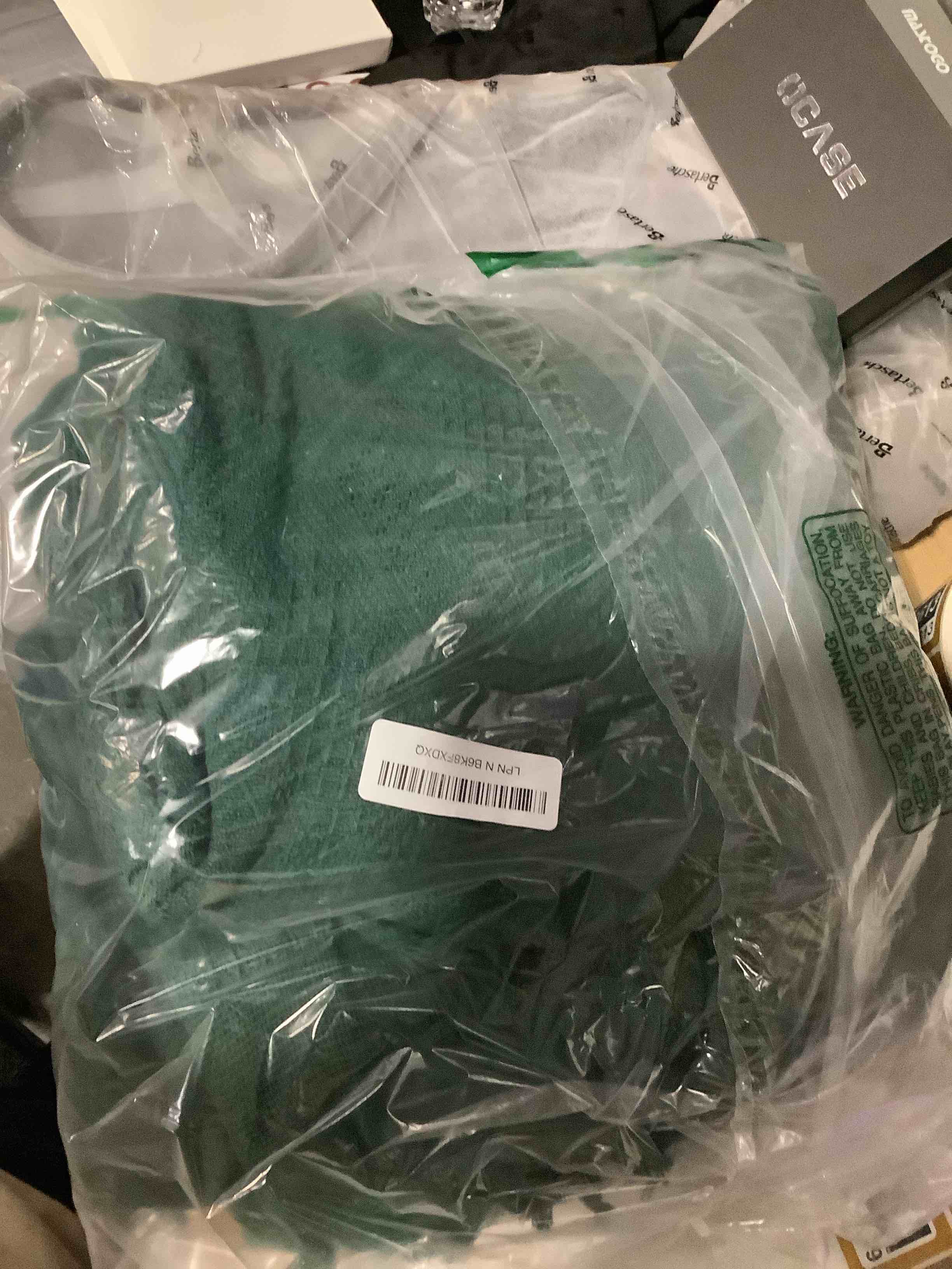 Condition photo showing New/Like New for H.VERSAILTEX Cotton Sofa Covers Couch Cover Sofa Slipcover for Most Shape Sofas, Feature Thick Woven Jacquard Seamless with Tassels, Multi-Use Decorative for Couch (XX-Large: 91" x 134", Green) XX-Large Green