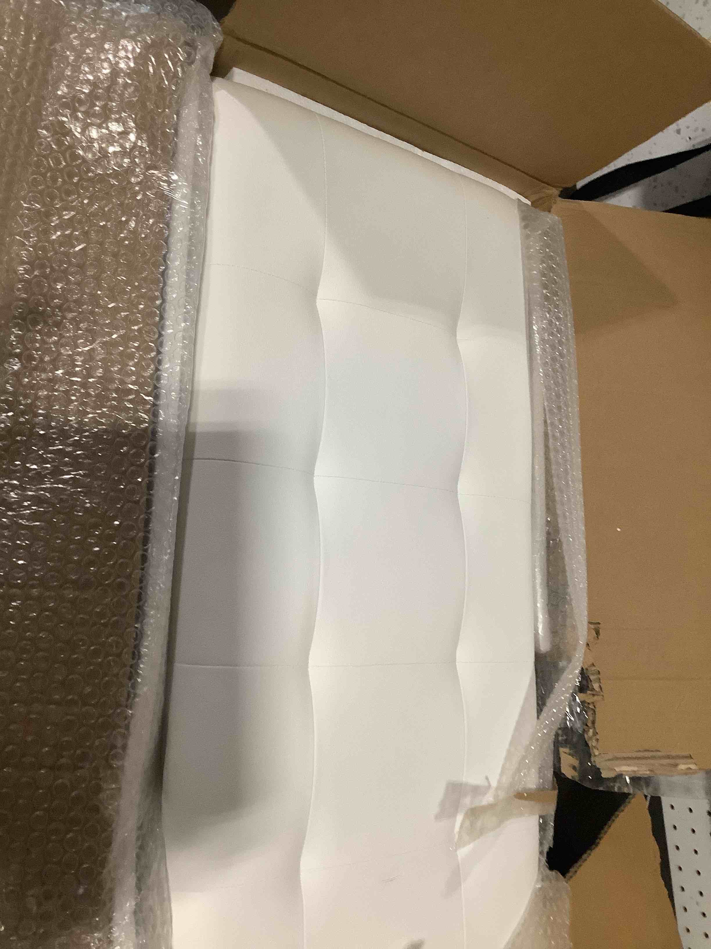 https://s3.amazonaws.com/lotting-images-prod/NKYBargainOutlett/BRN4343937_1776356355861.jpeg