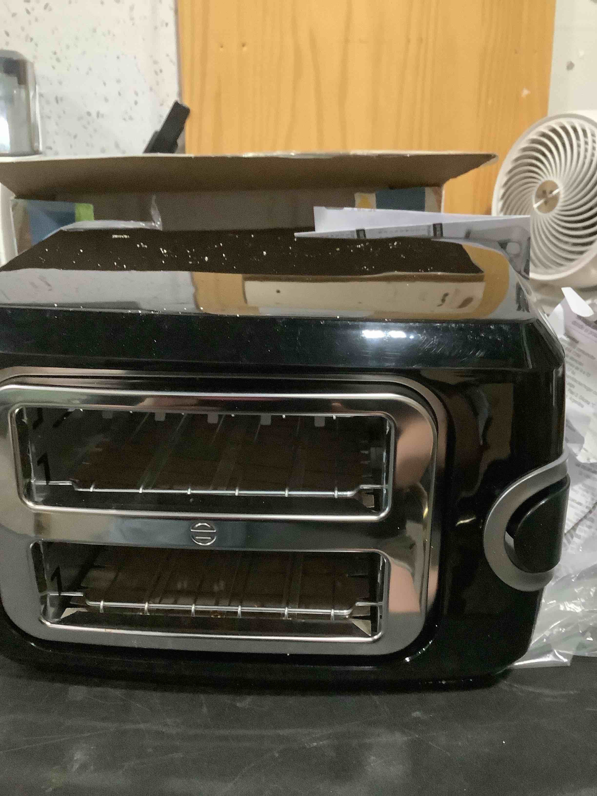 Condition photo showing Good Condition for black+decker 2-slice toaster, t2569b, extra wide slots, 6 shade settings, 850 watts, crub tray, cancel button