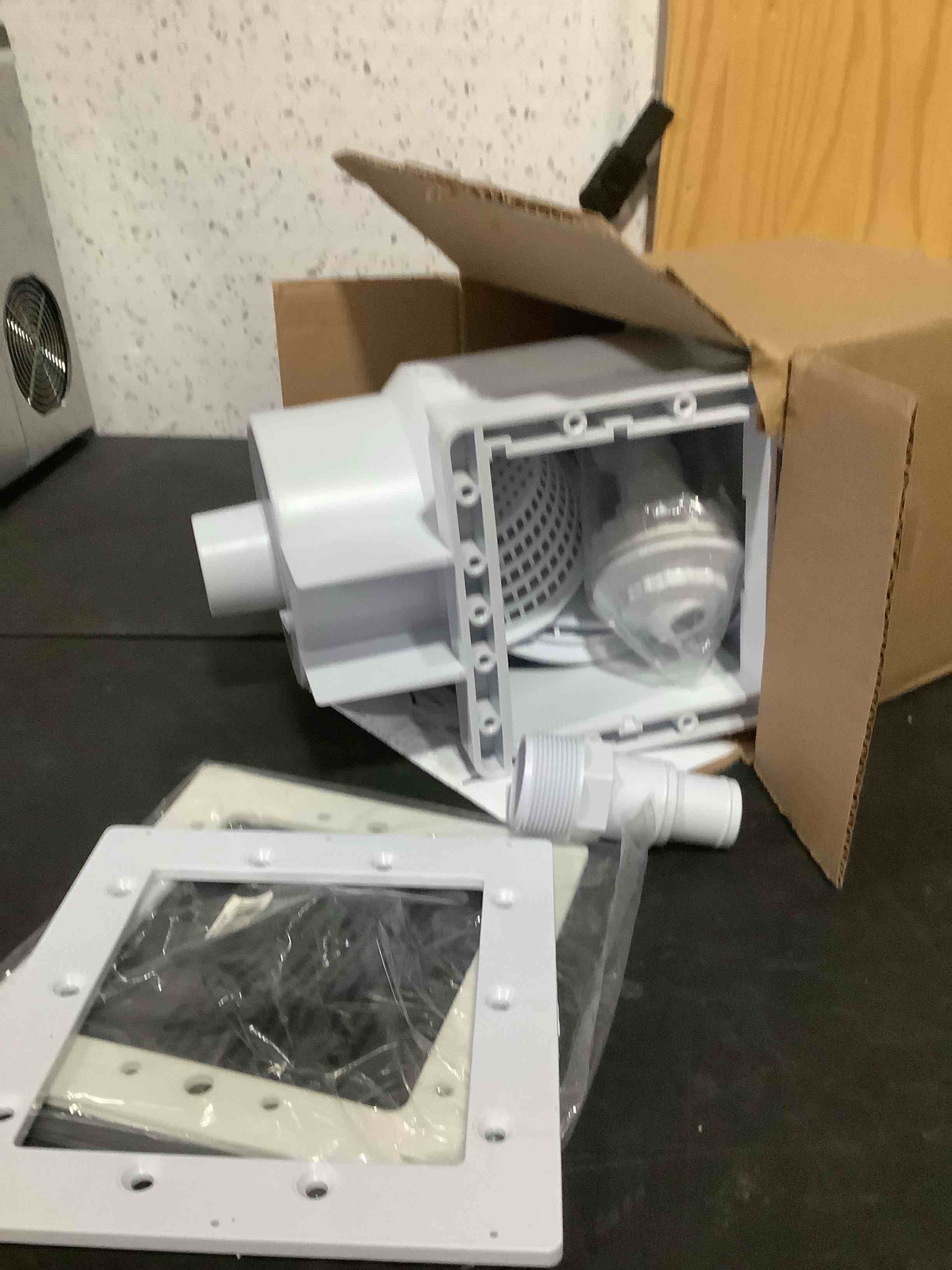 https://s3.amazonaws.com/lotting-images-prod/NKYBargainOutlett/BRN4343993_1776527806150.jpeg