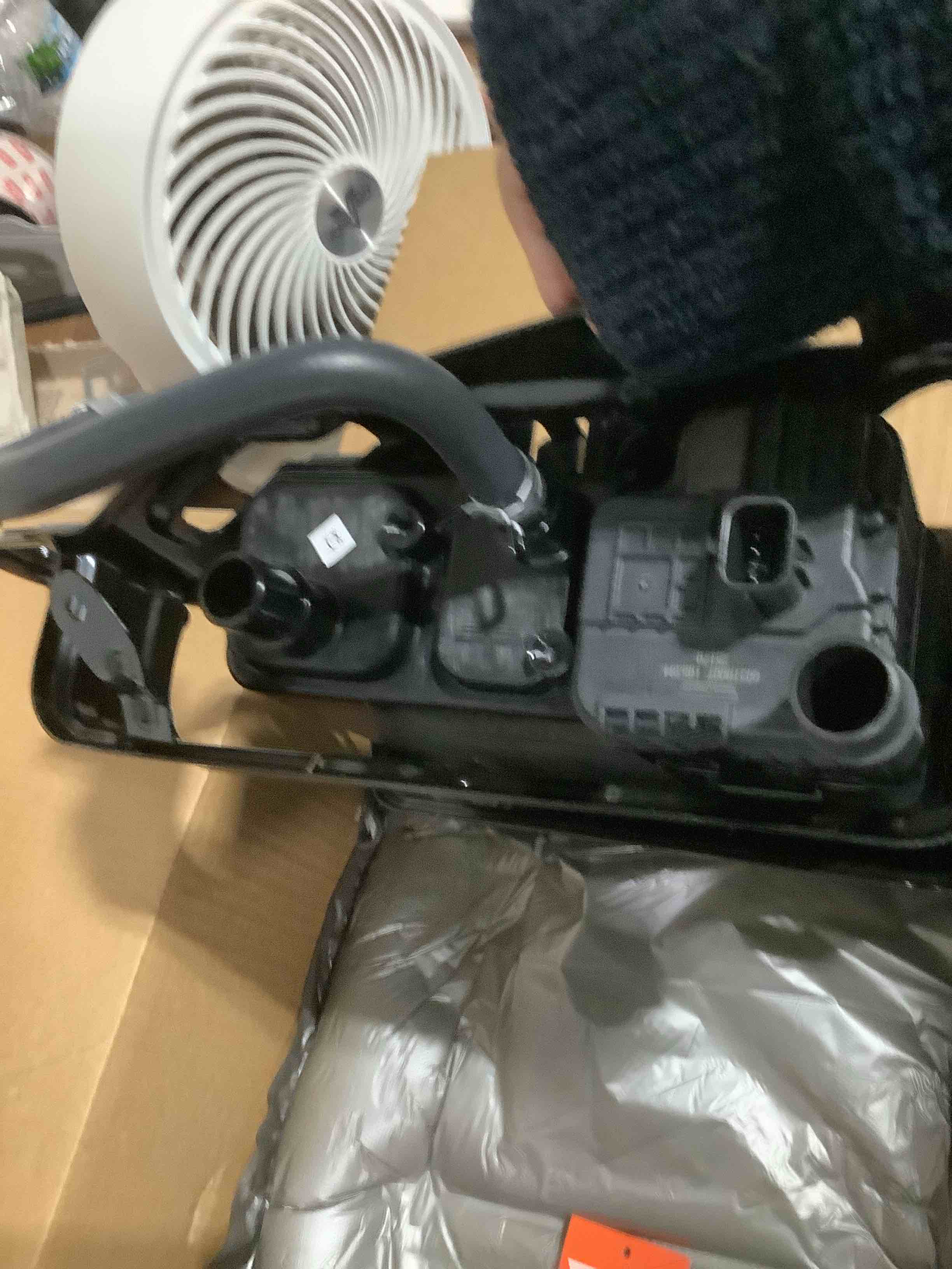 https://s3.amazonaws.com/lotting-images-prod/NKYBargainOutlett/BRN4344013_1776781906391.jpeg