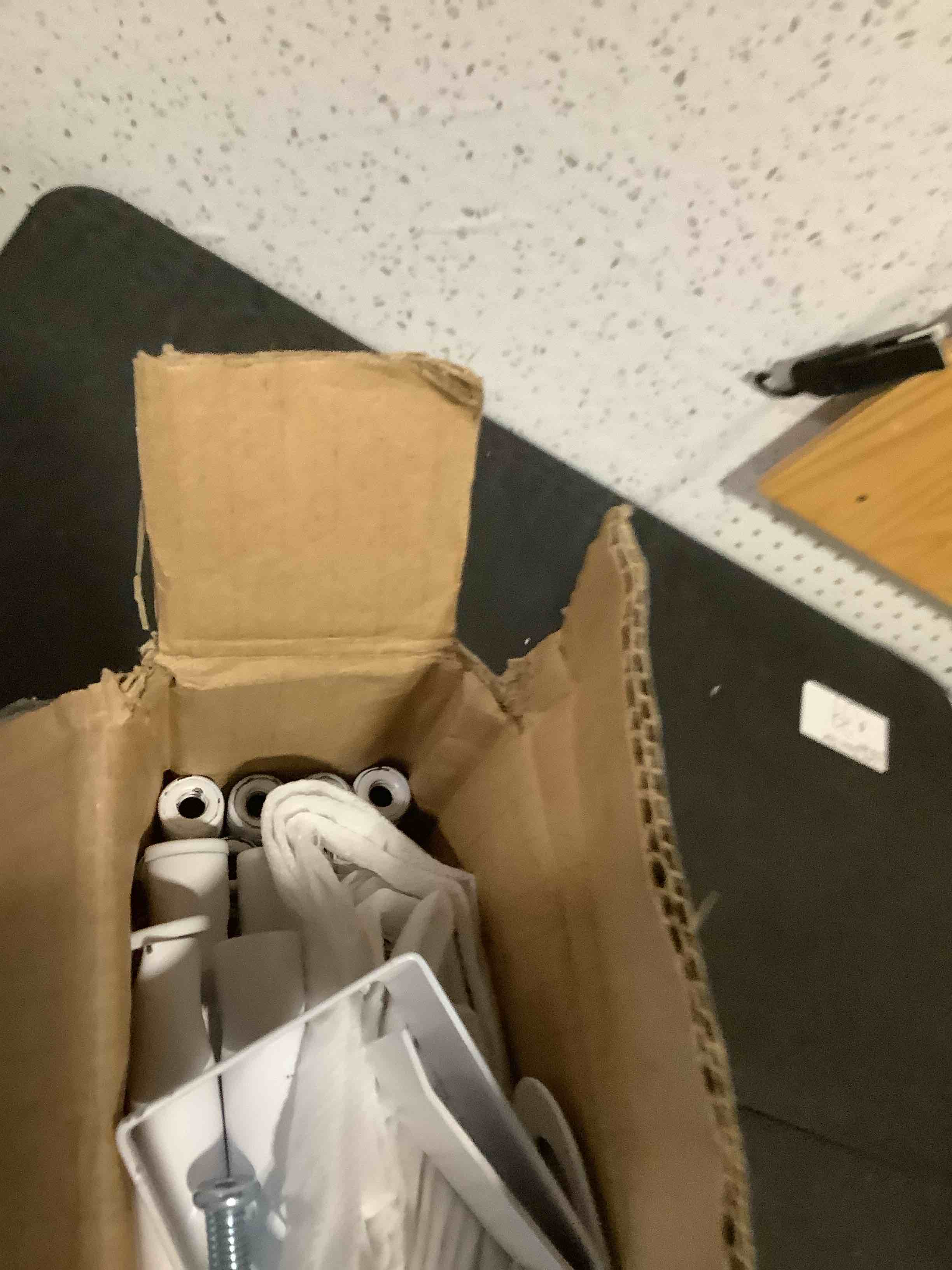 https://s3.amazonaws.com/lotting-images-prod/NKYBargainOutlett/BRN4344019_1776797916821.jpeg