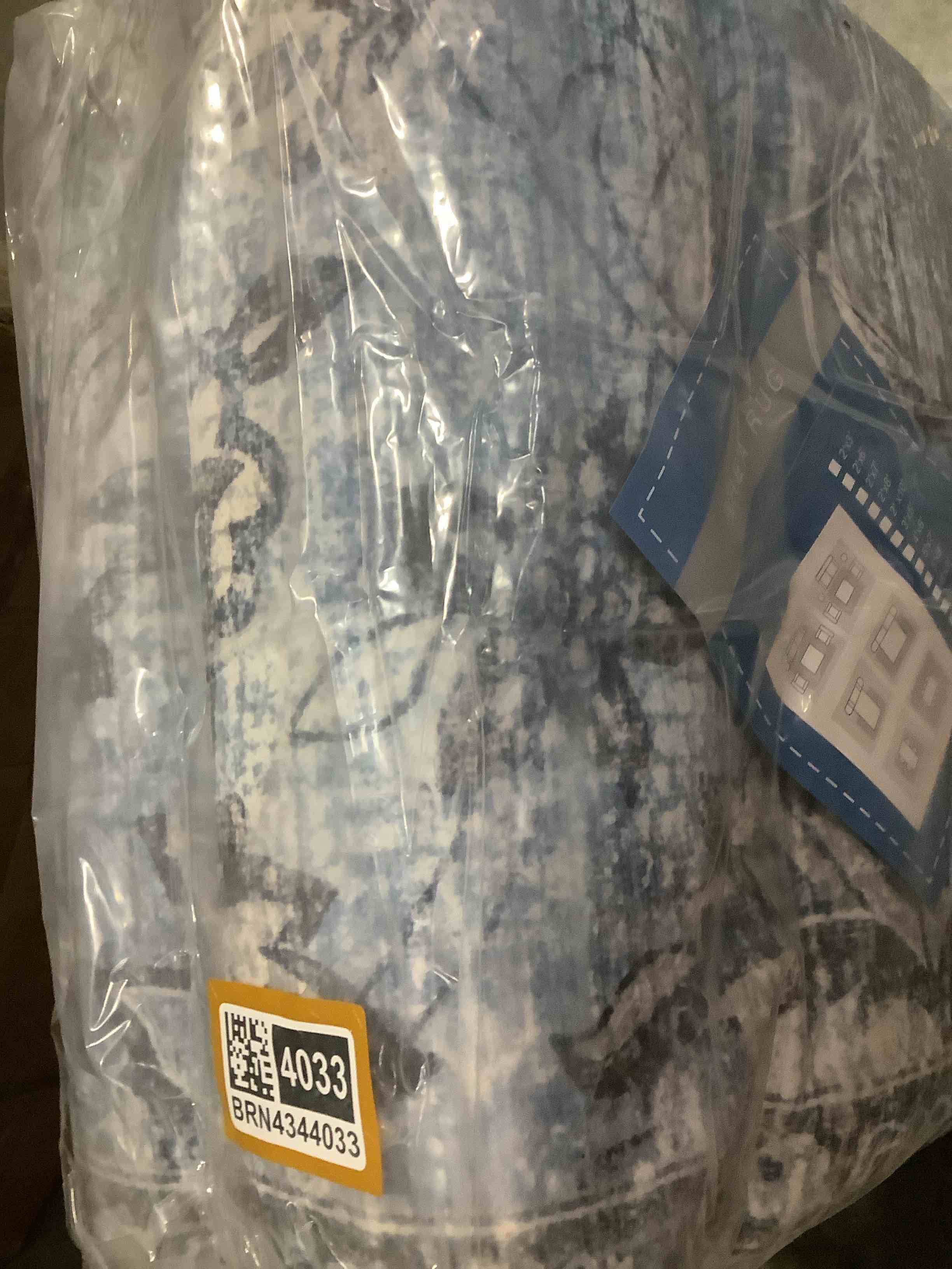 https://s3.amazonaws.com/lotting-images-prod/NKYBargainOutlett/BRN4344033_1776888169999.jpeg