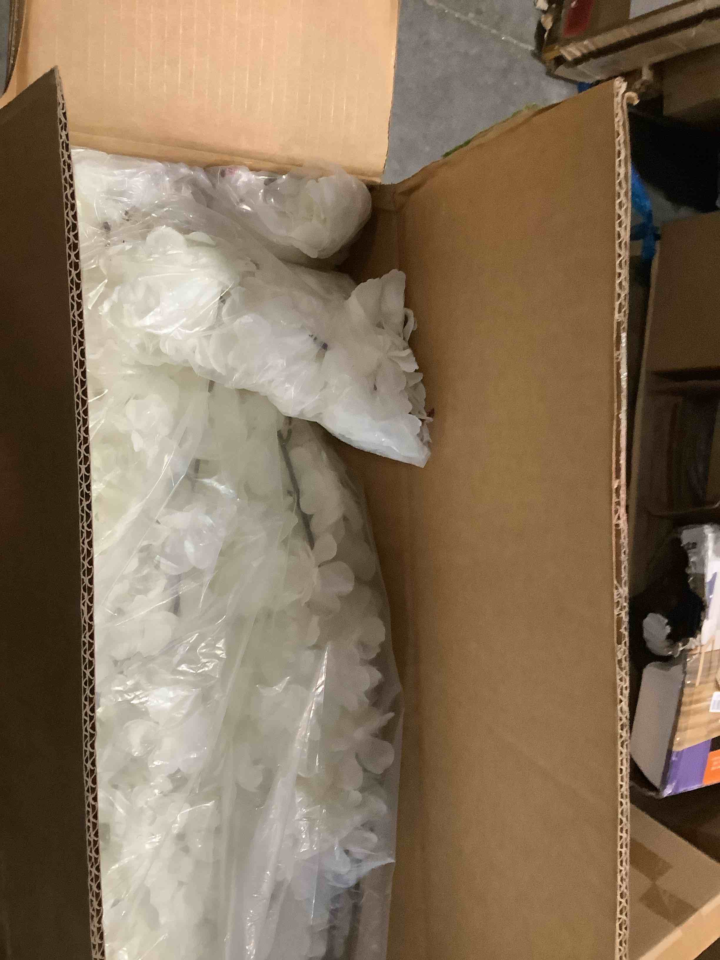 https://s3.amazonaws.com/lotting-images-prod/NKYBargainOutlett/BRN4344086_1777049344821.jpeg