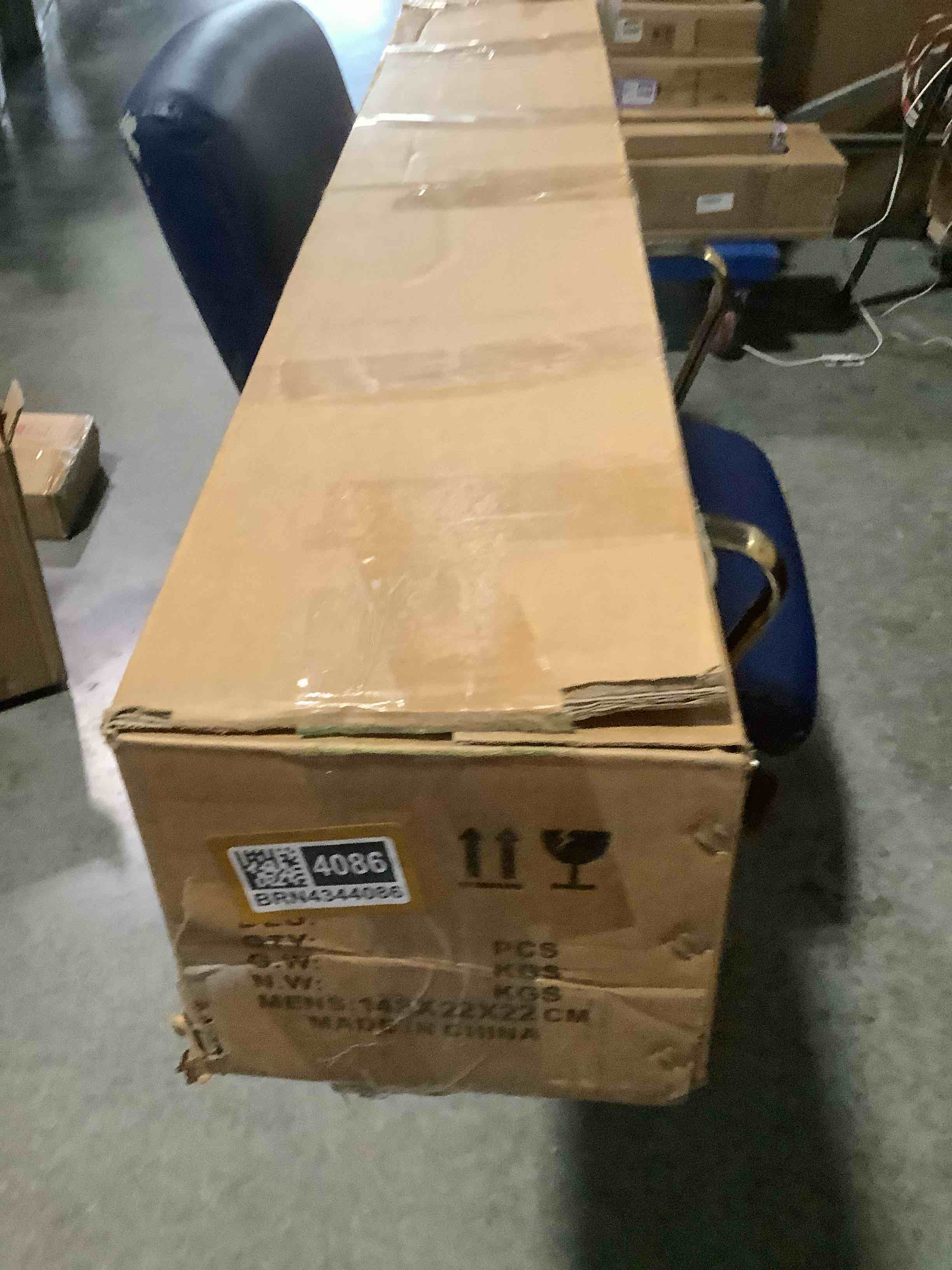 https://s3.amazonaws.com/lotting-images-prod/NKYBargainOutlett/BRN4344086_1777049501210.jpeg