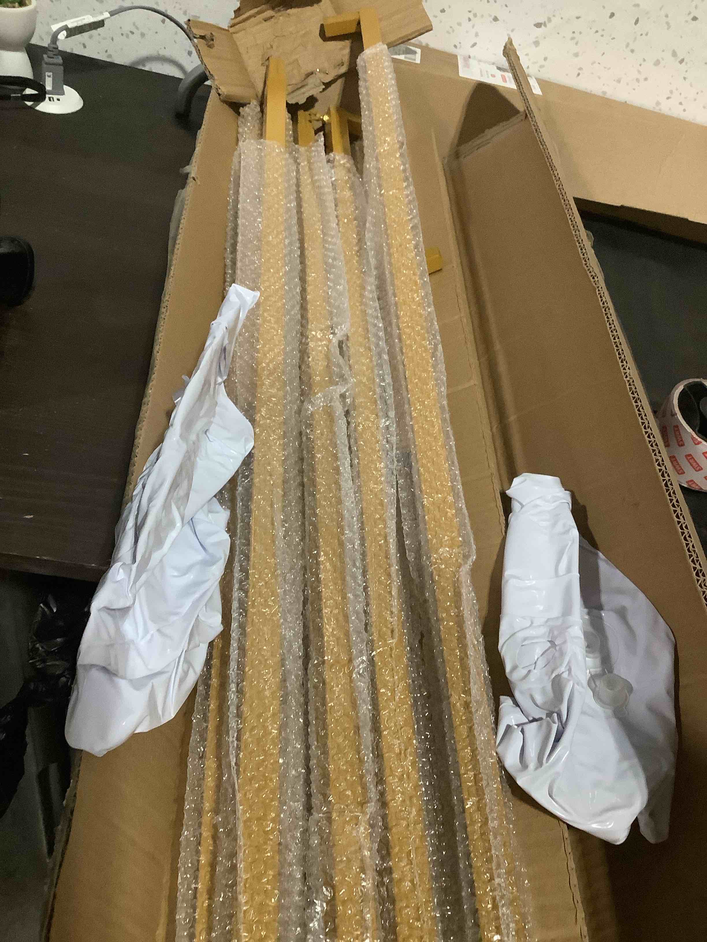 https://s3.amazonaws.com/lotting-images-prod/NKYBargainOutlett/BRN4344087_1777050830696.jpeg