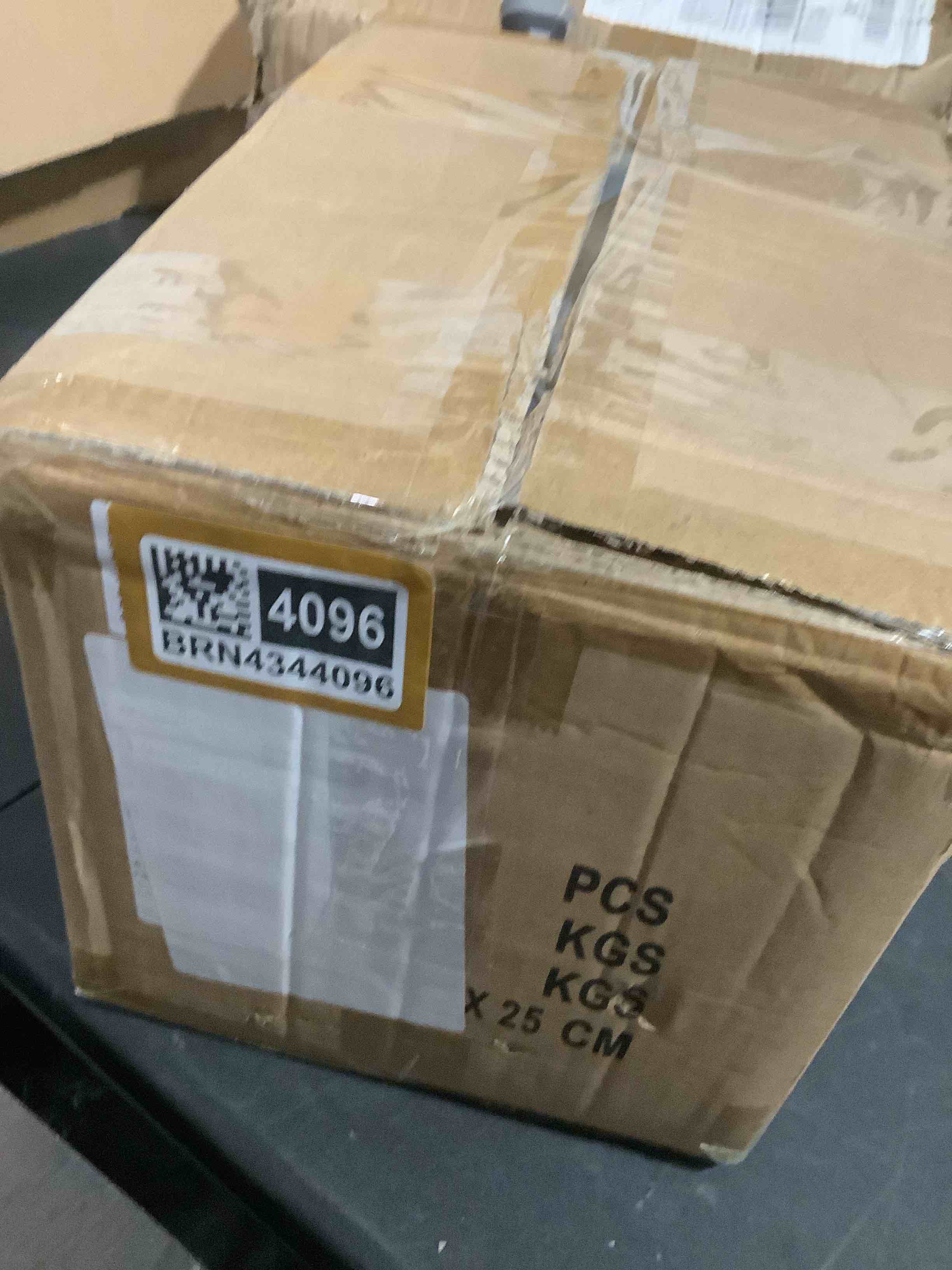 https://s3.amazonaws.com/lotting-images-prod/NKYBargainOutlett/BRN4344096_1777060124649.jpeg