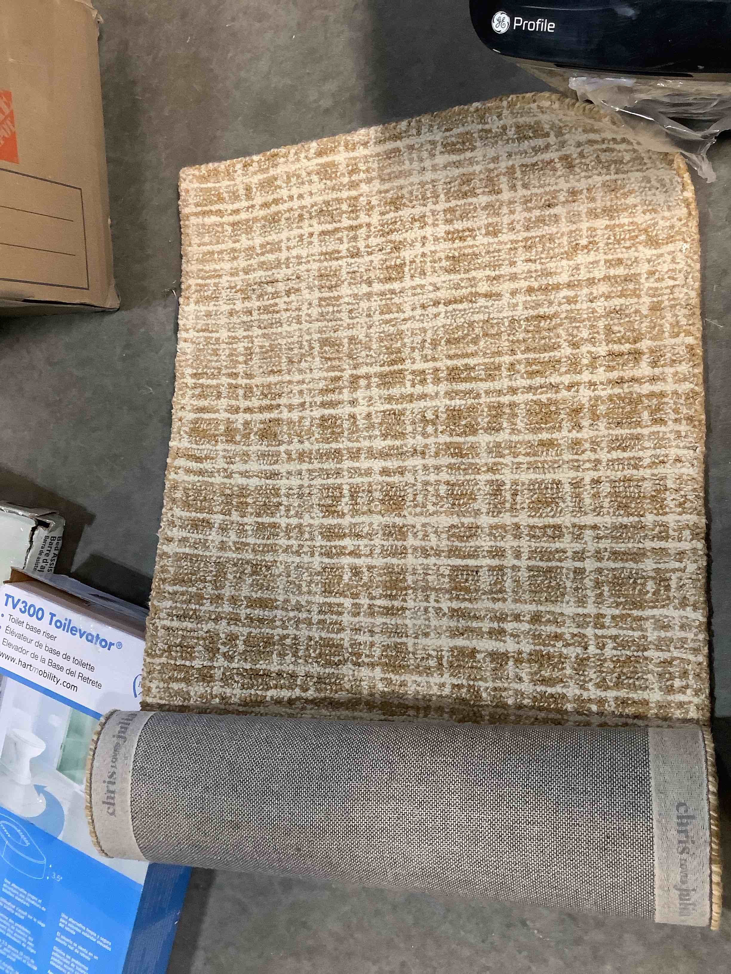 Condition photo showing Good Condition for loloi chris loves julia polly 2'-0" x 5'-0" accent rug in straw/ivory - large neutral area rug, unique patterned rug for living room, bedroom, dining area, home office straw / ivory 2' x 5' (rectangular)