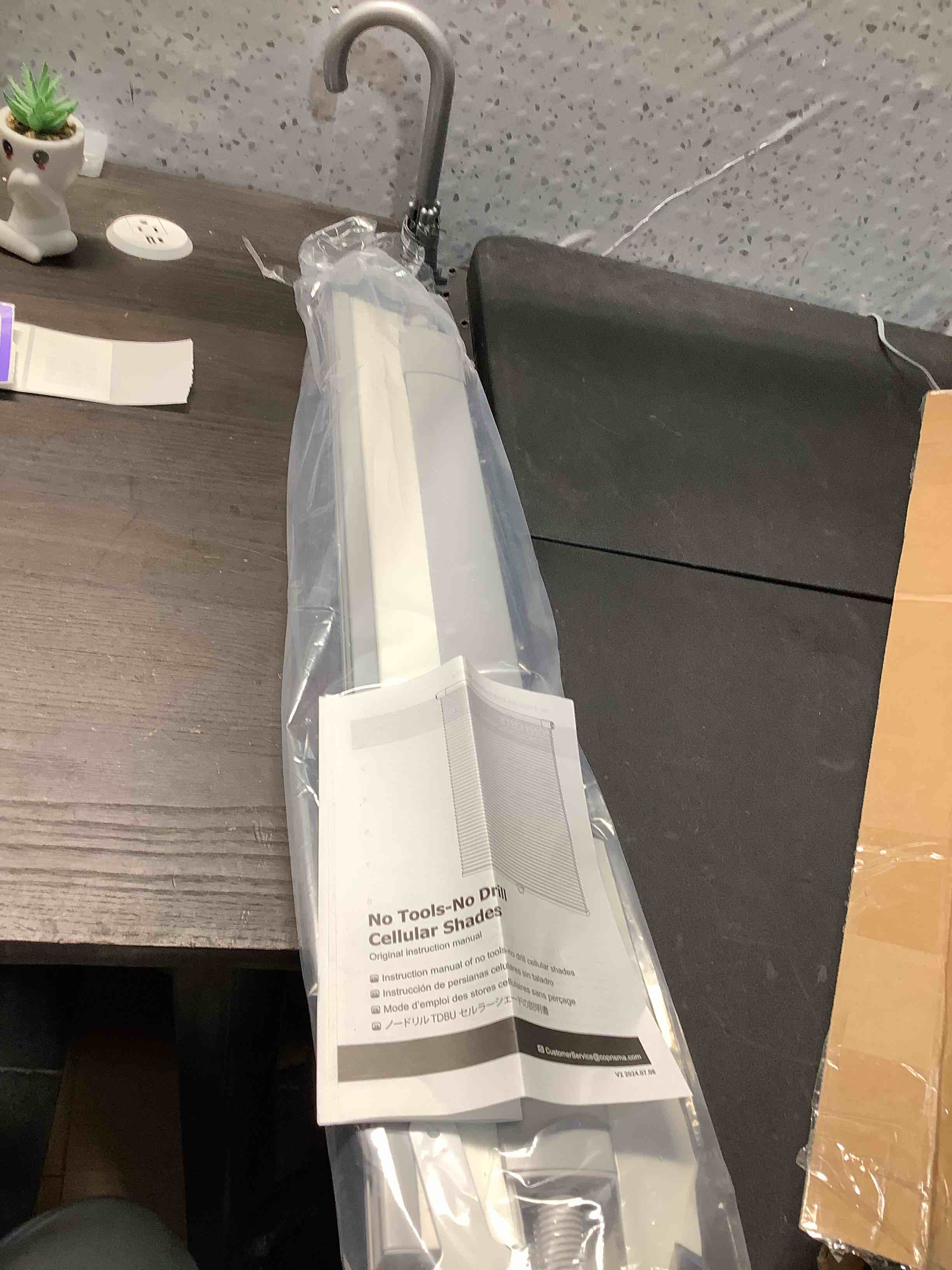 https://s3.amazonaws.com/lotting-images-prod/NKYBargainOutlett/BRN4344153_1777398590414.jpeg