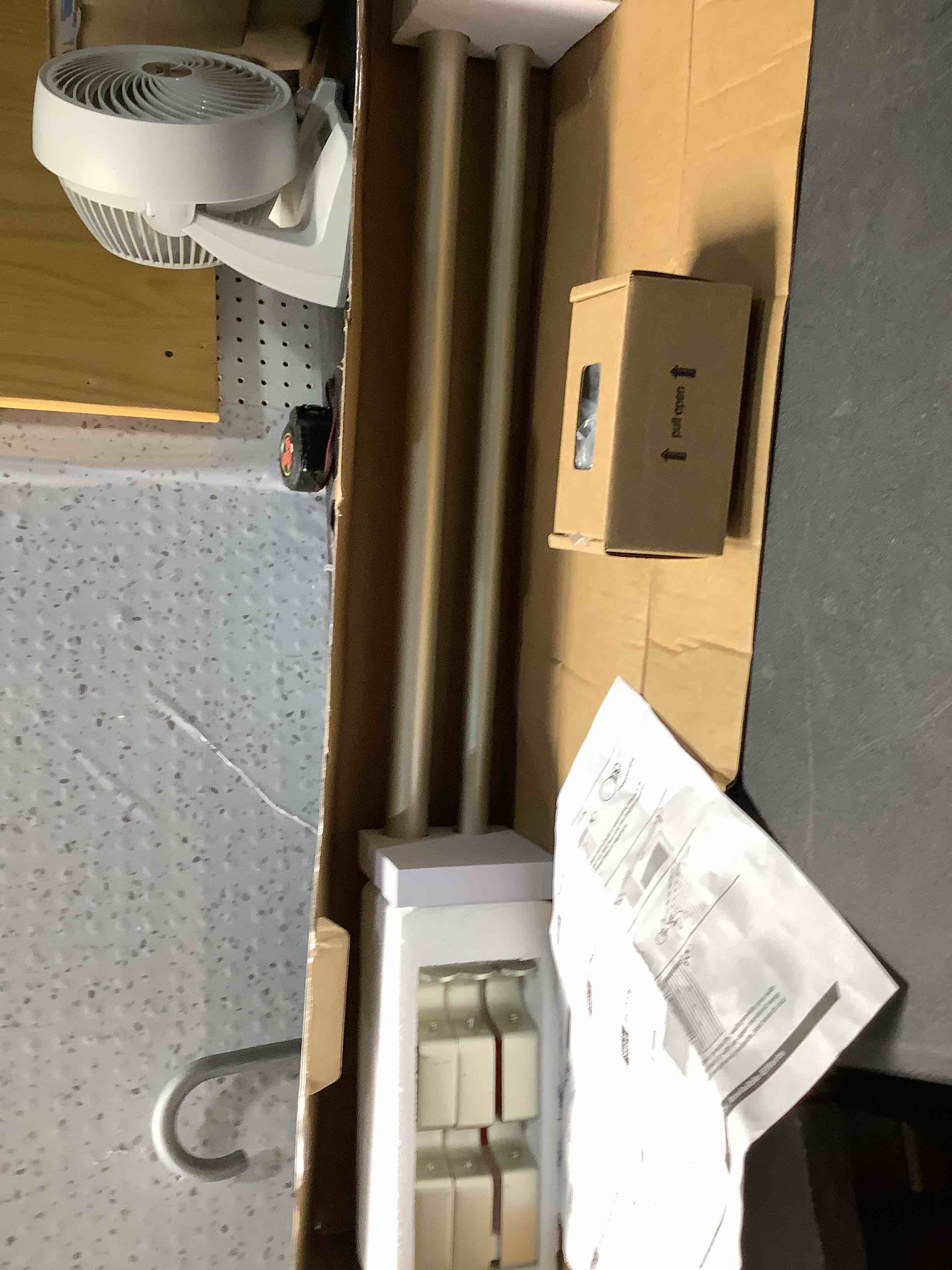 https://s3.amazonaws.com/lotting-images-prod/NKYBargainOutlett/BRN4344155_1777398922624.jpeg