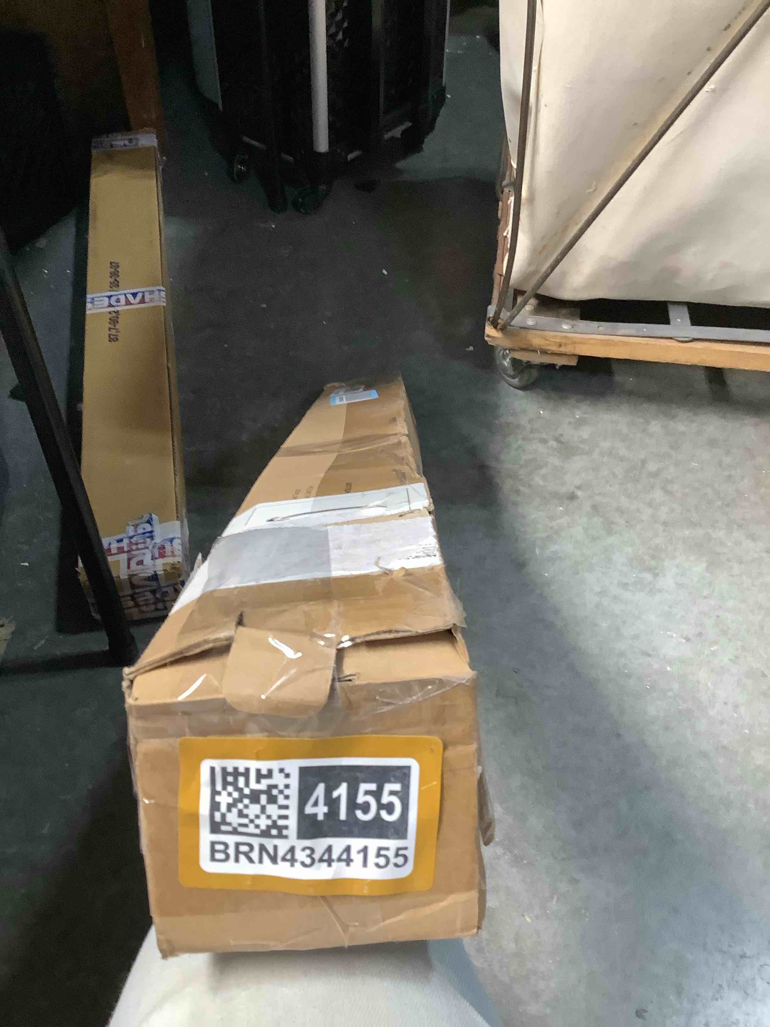 https://s3.amazonaws.com/lotting-images-prod/NKYBargainOutlett/BRN4344155_1777399169076.jpeg