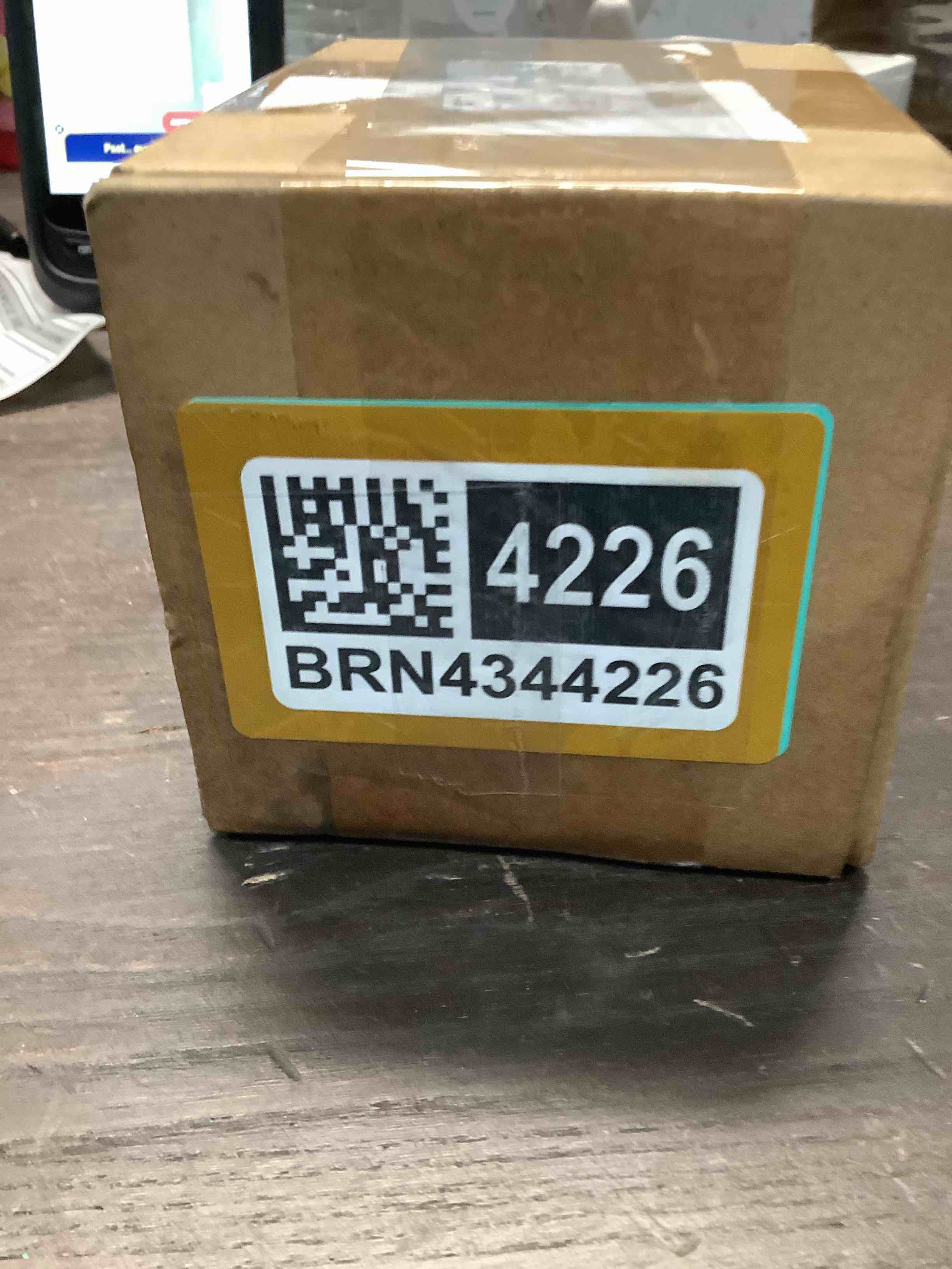 https://s3.amazonaws.com/lotting-images-prod/NKYBargainOutlett/BRN4344226_1777650575045.jpeg