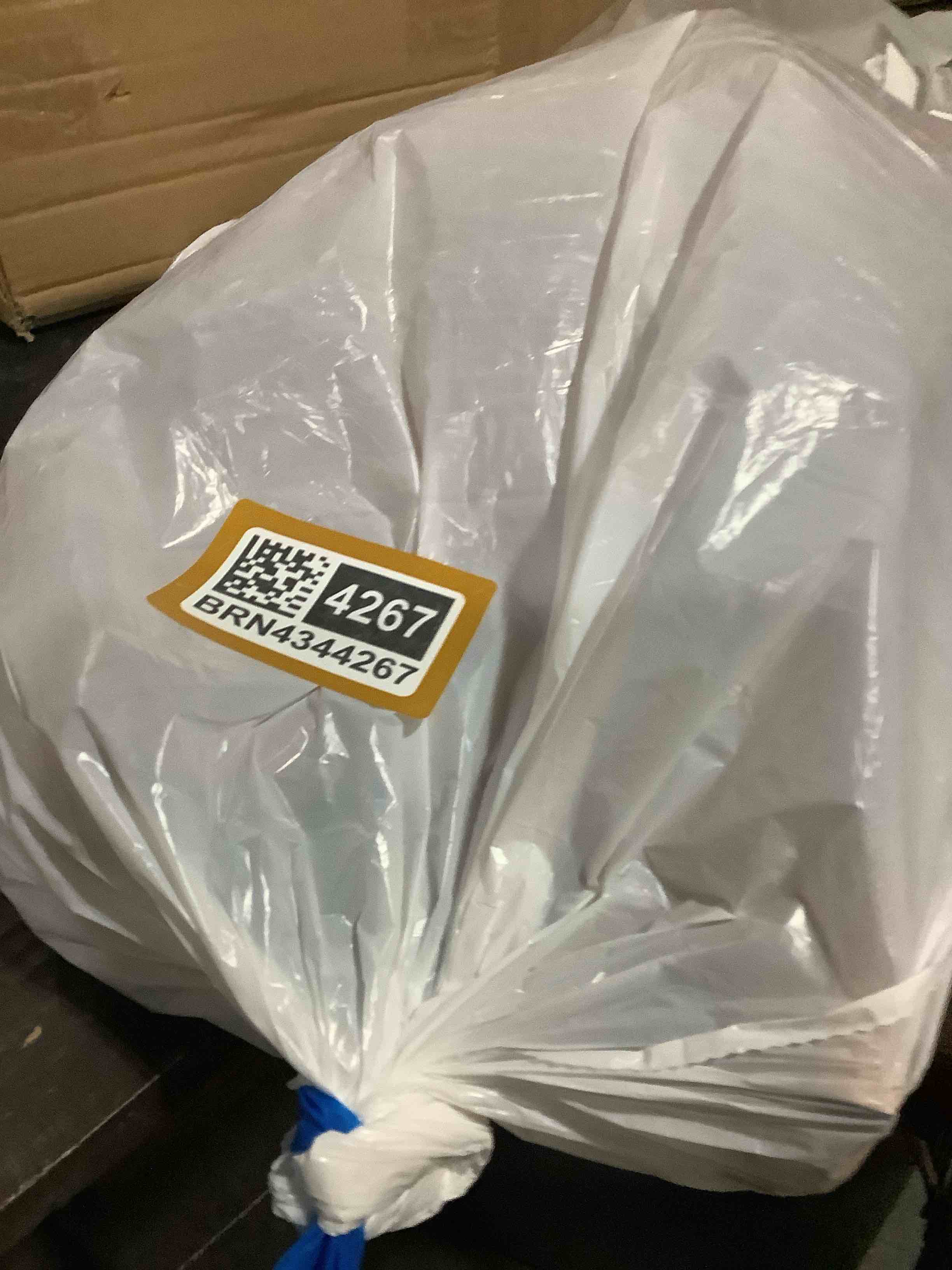 https://s3.amazonaws.com/lotting-images-prod/NKYBargainOutlett/BRN4344267_1778165997717.jpeg
