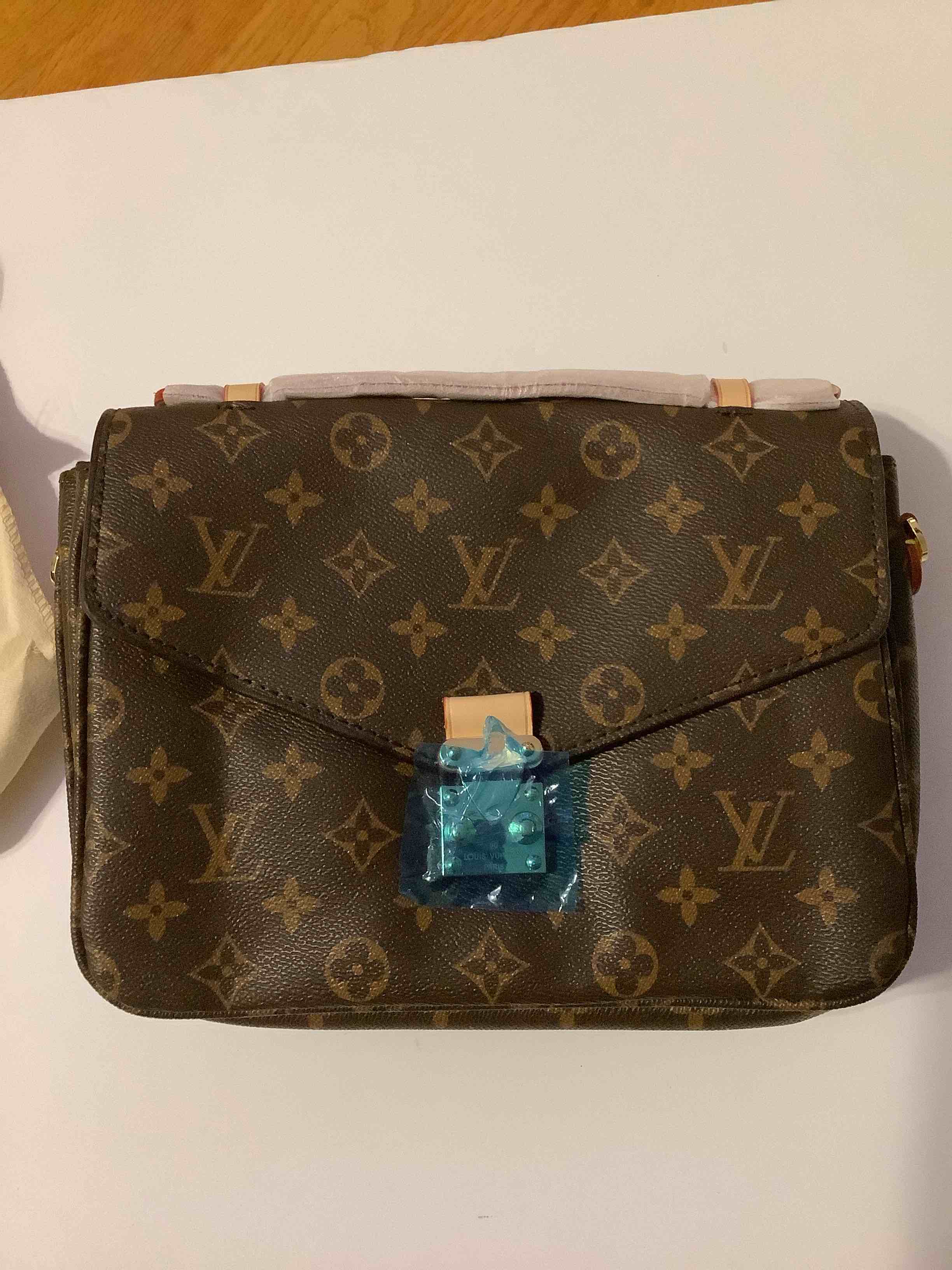 *** not authentic*** replica purse - new designer style monogram cross body handbag brown with gold tone hardware.