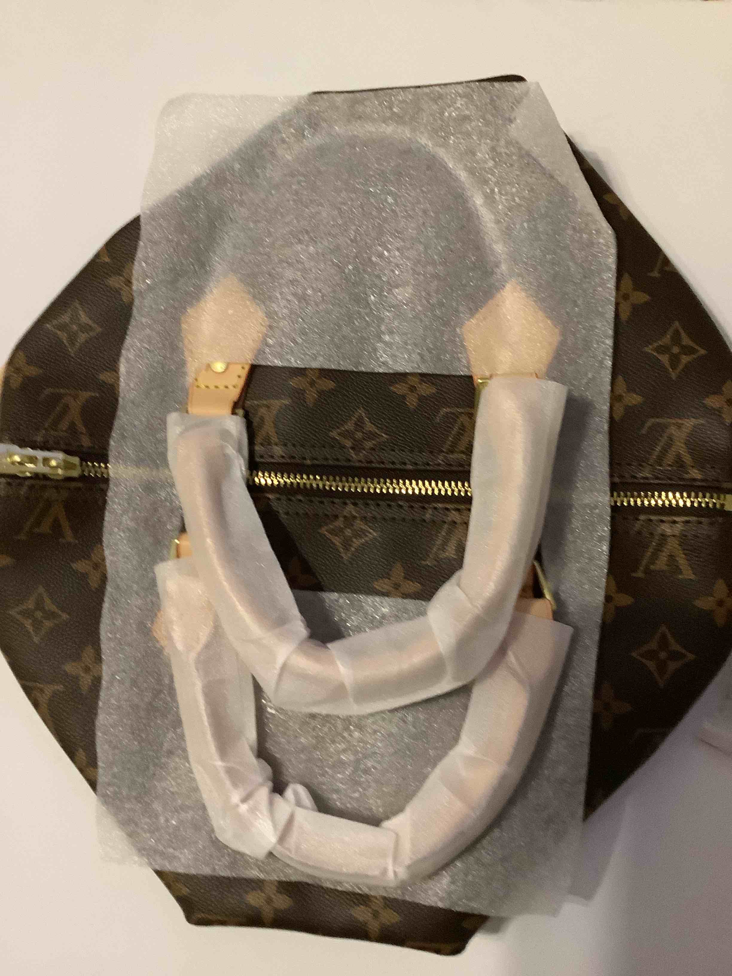 *** not authentic - replica *** designer style monogram handbag with shoulder strap, not authentic