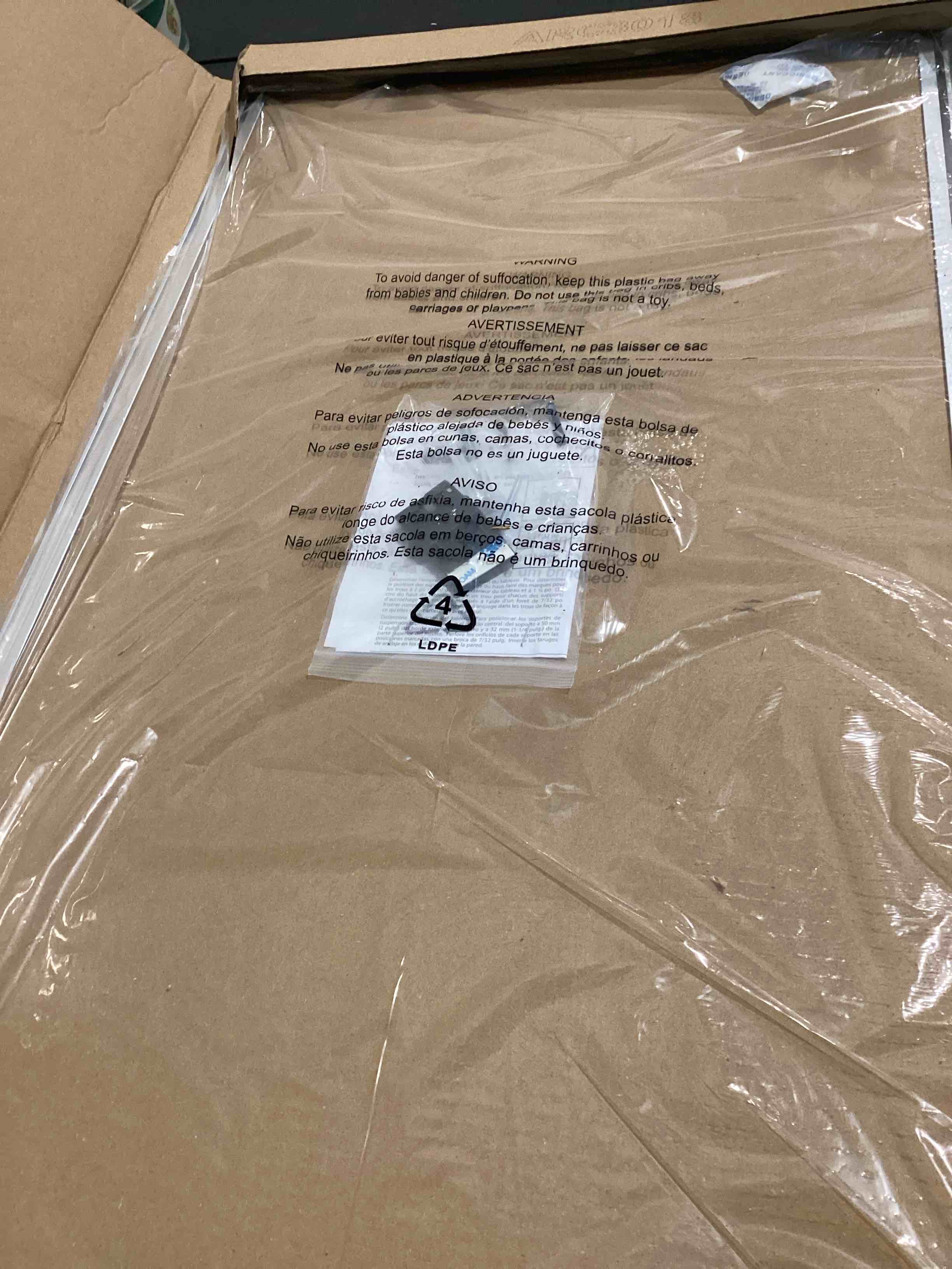 https://s3.amazonaws.com/lotting-images-prod/NKYBargainOutlett/BRN4348534_1778164737380.jpeg