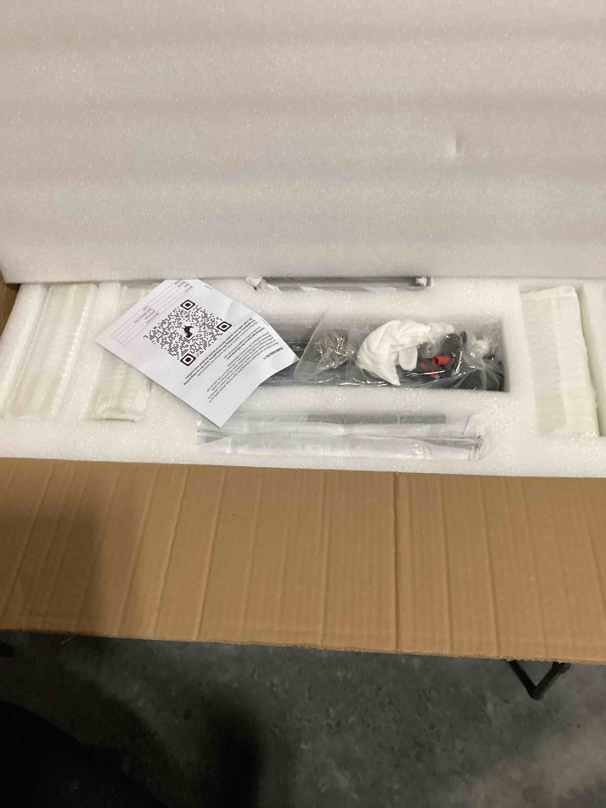 https://s3.amazonaws.com/lotting-images-prod/NKYBargainOutlett/BRN4348549_1778169481977.jpeg