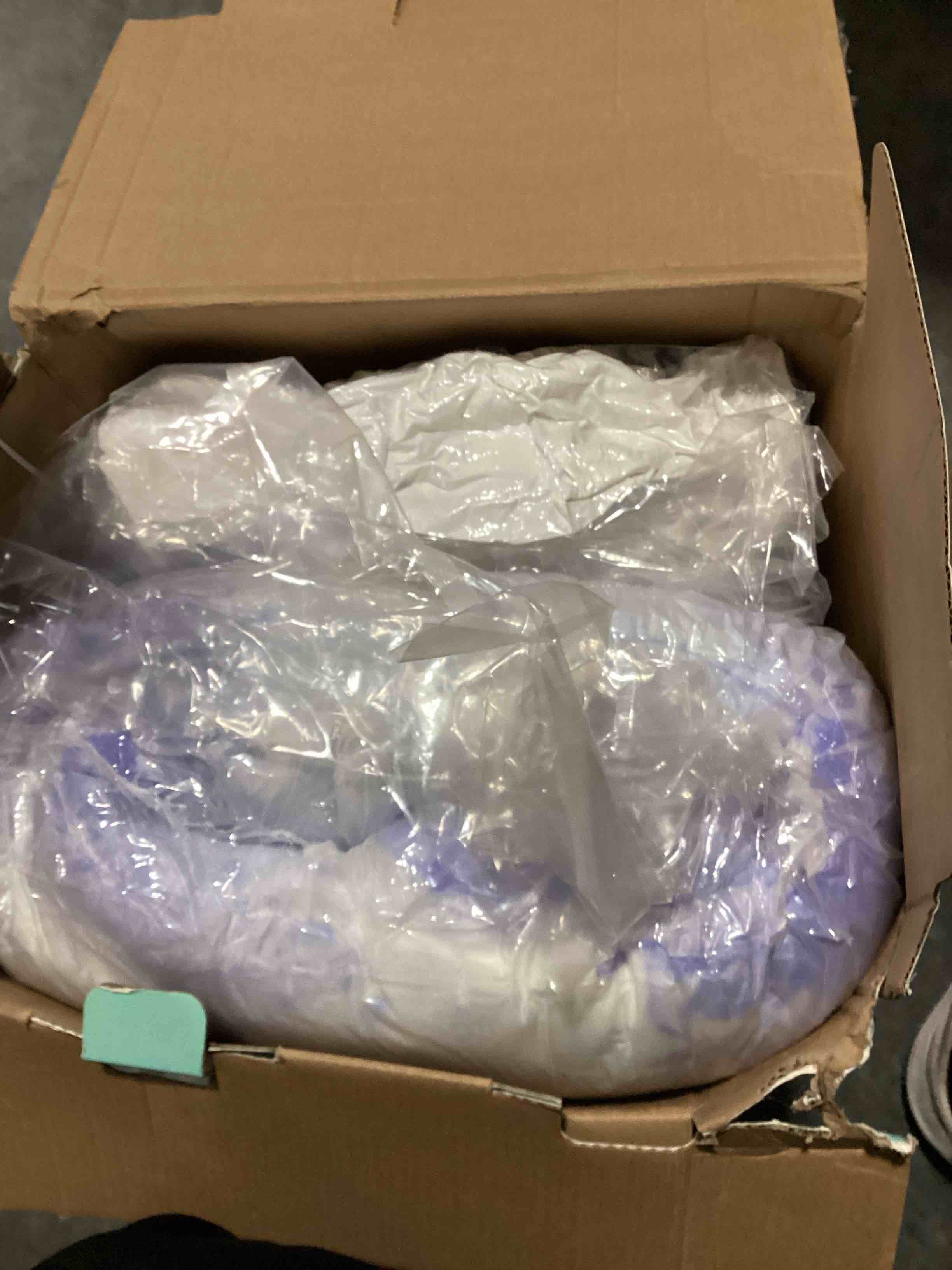 https://s3.amazonaws.com/lotting-images-prod/NKYBargainOutlett/BRN4348557_1778175813048.jpeg