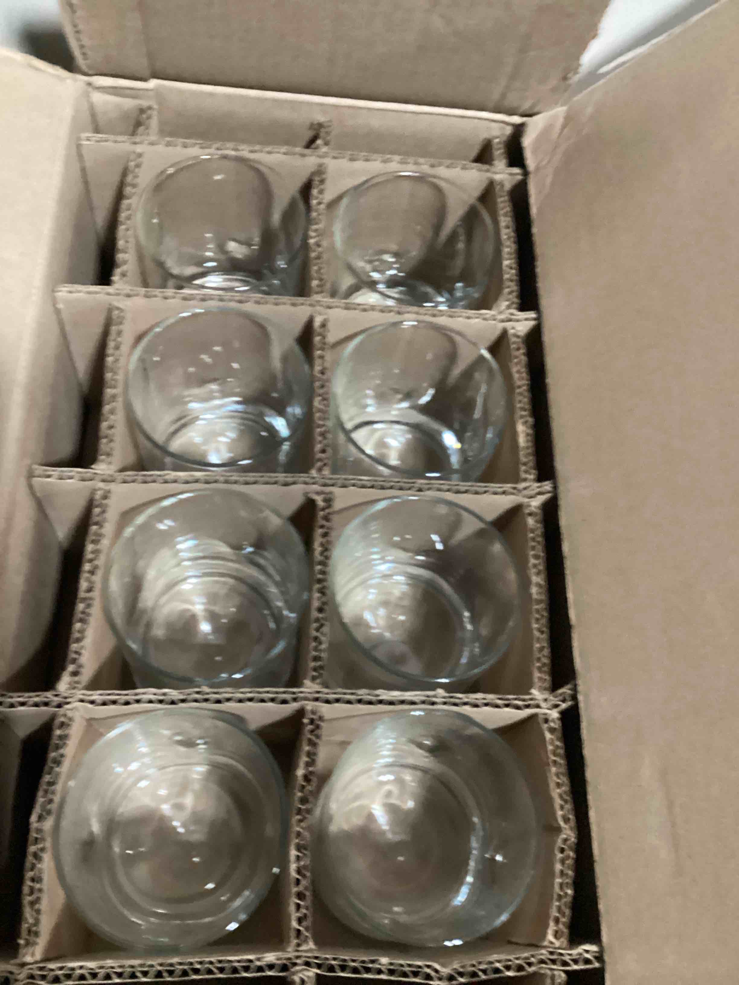 Condition photo showing New/Like New for libbey impressions 16-piece tumbler and rocks glass set