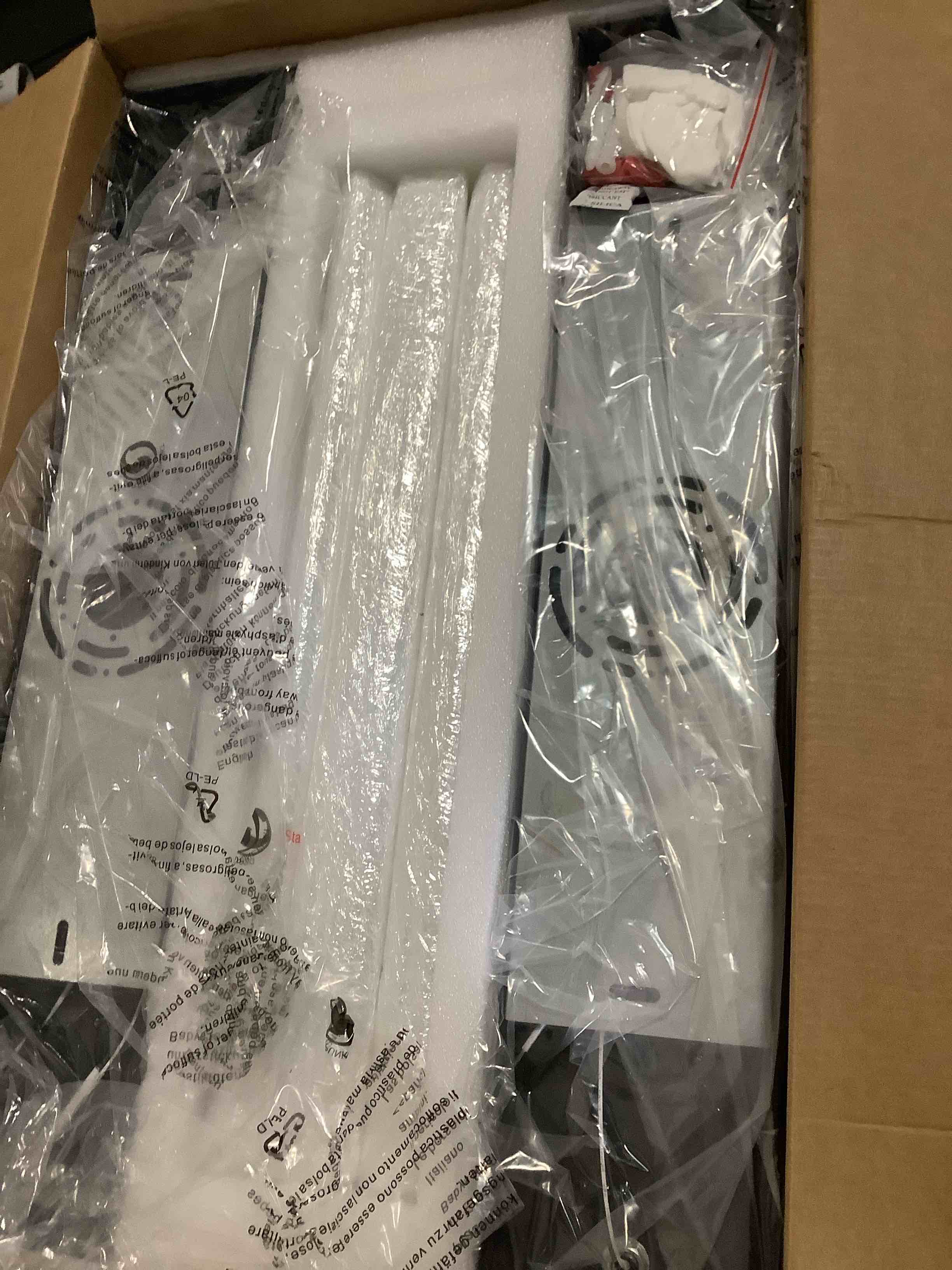 https://s3.amazonaws.com/lotting-images-prod/NKYBargainOutlett/BRN4348851_1779805236736.jpeg