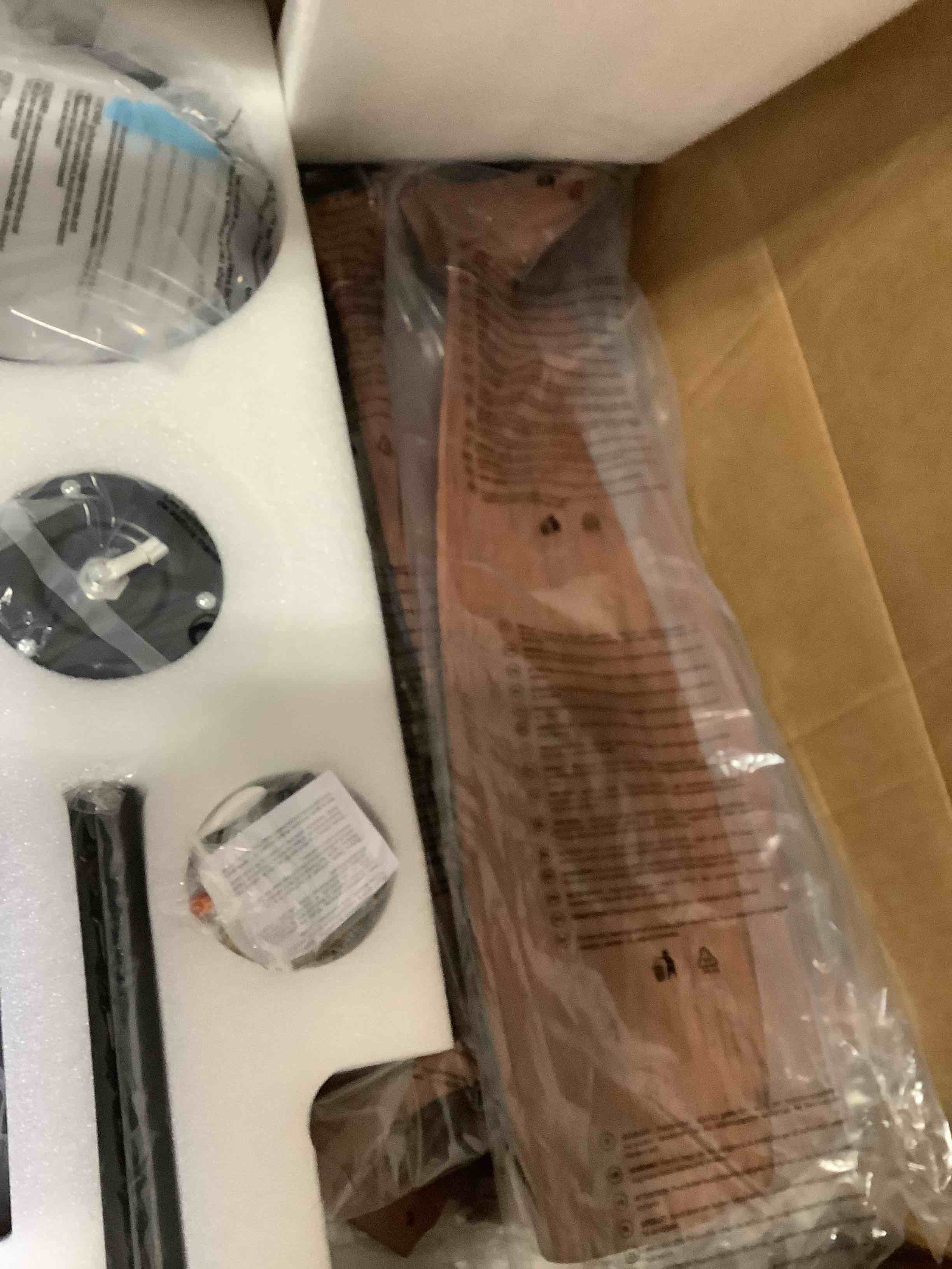 https://s3.amazonaws.com/lotting-images-prod/NKYBargainOutlett/BRN4348860_1779806424899.jpeg