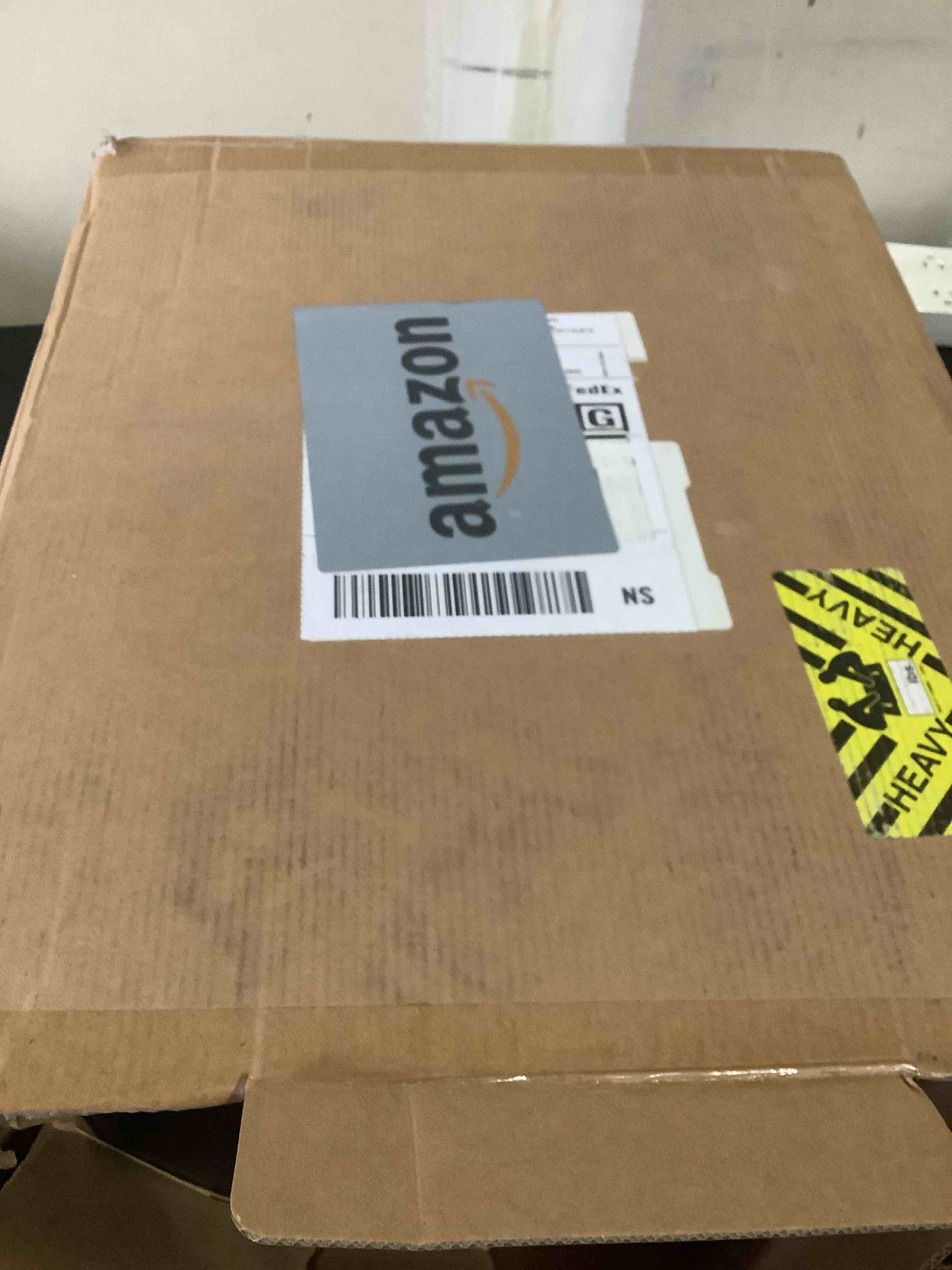 https://s3.amazonaws.com/lotting-images-prod/NKYBargainOutlett/BRN4348890_1779891855009.jpeg