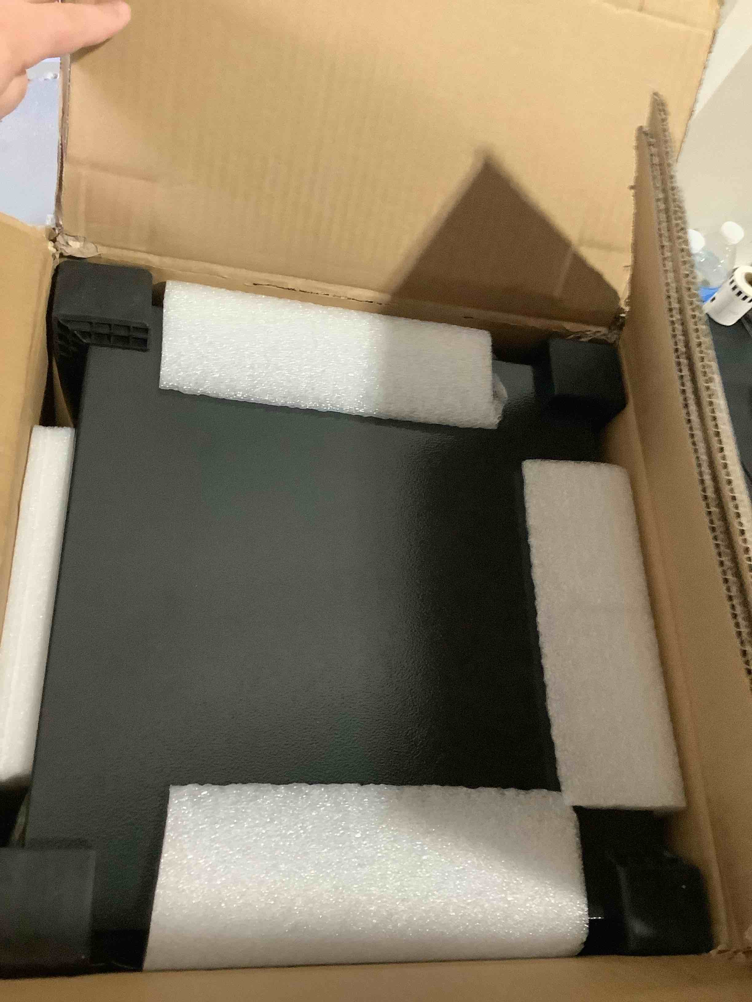 https://s3.amazonaws.com/lotting-images-prod/NKYBargainOutlett/BRN4348895_1779893996216.jpeg