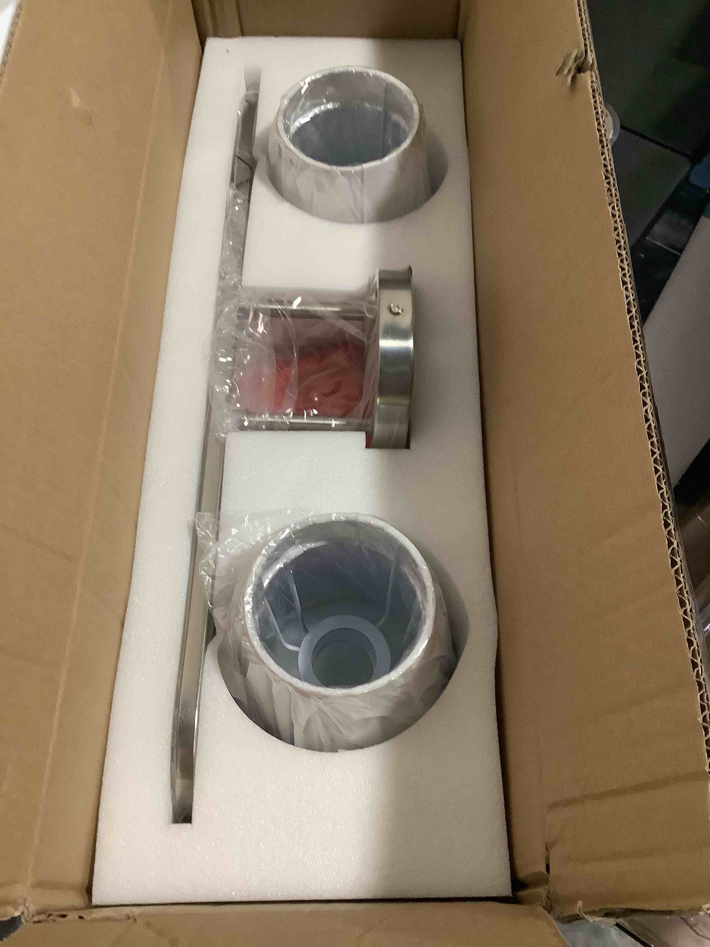 https://s3.amazonaws.com/lotting-images-prod/NKYBargainOutlett/BRN4348906_1779895927998.jpeg