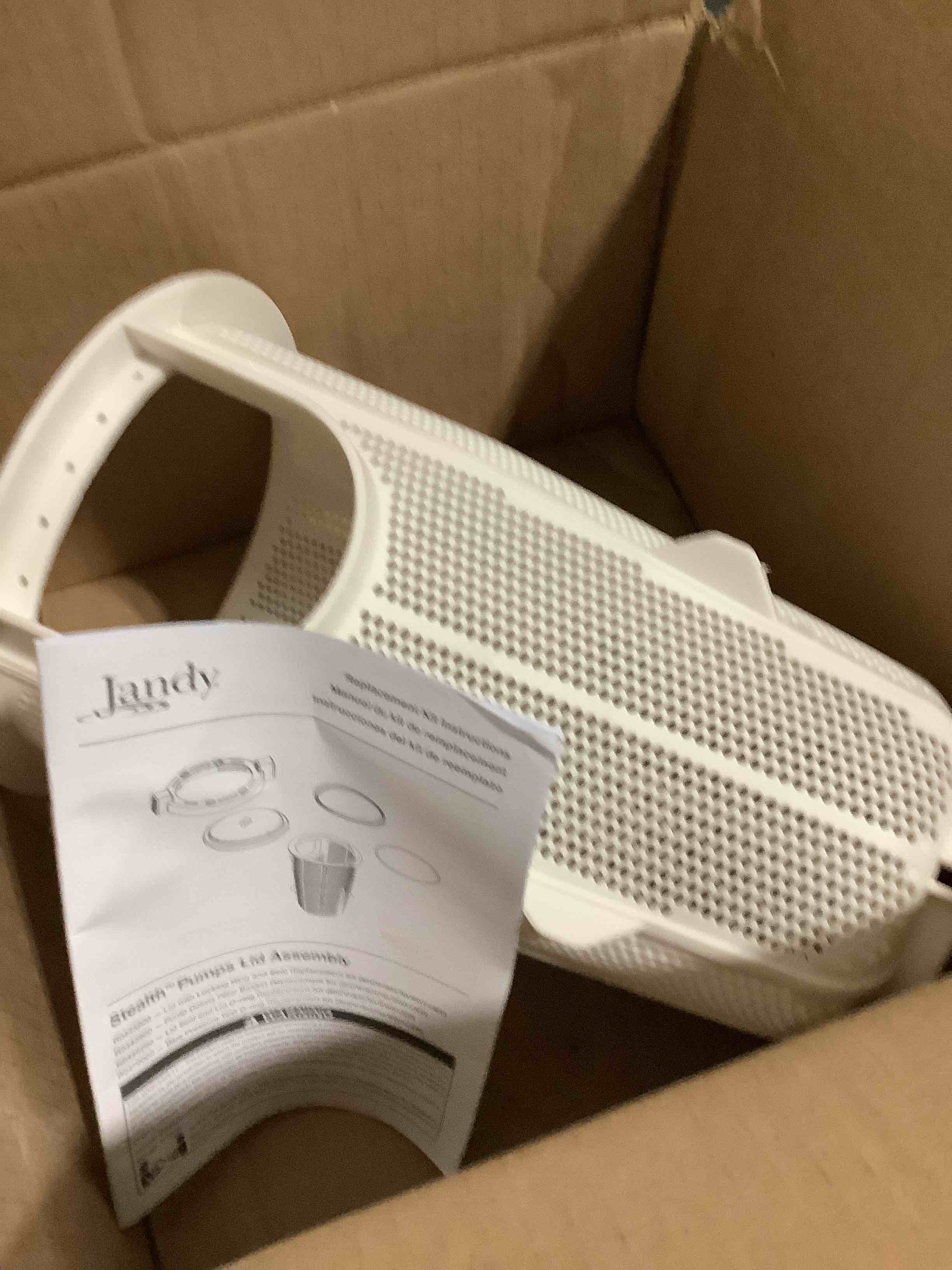 https://s3.amazonaws.com/lotting-images-prod/NKYBargainOutlett/BRN4349016_1780426667448.jpeg