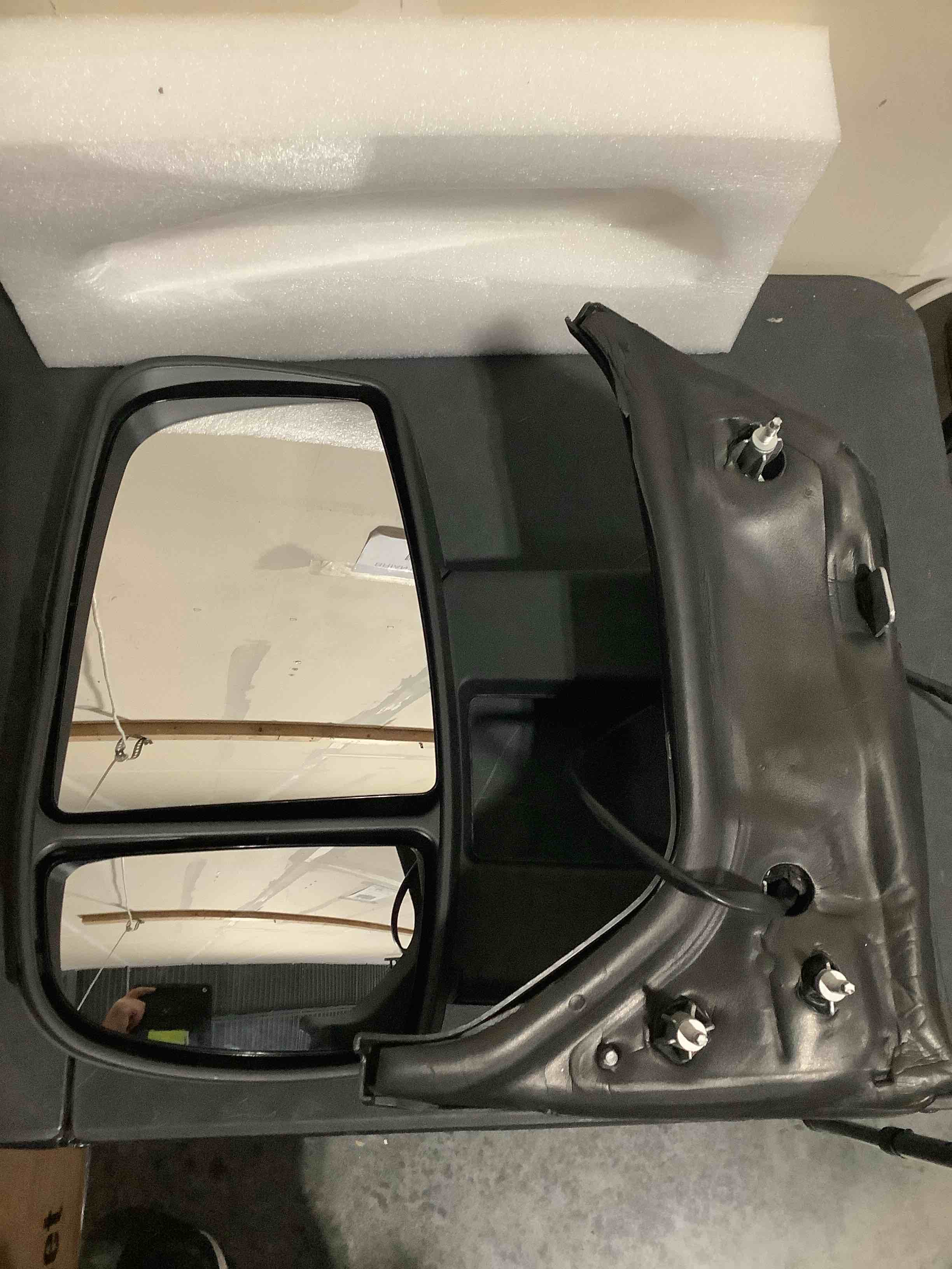 Condition photo showing New/Like New for passenger side mirror black power heated 048857 048858