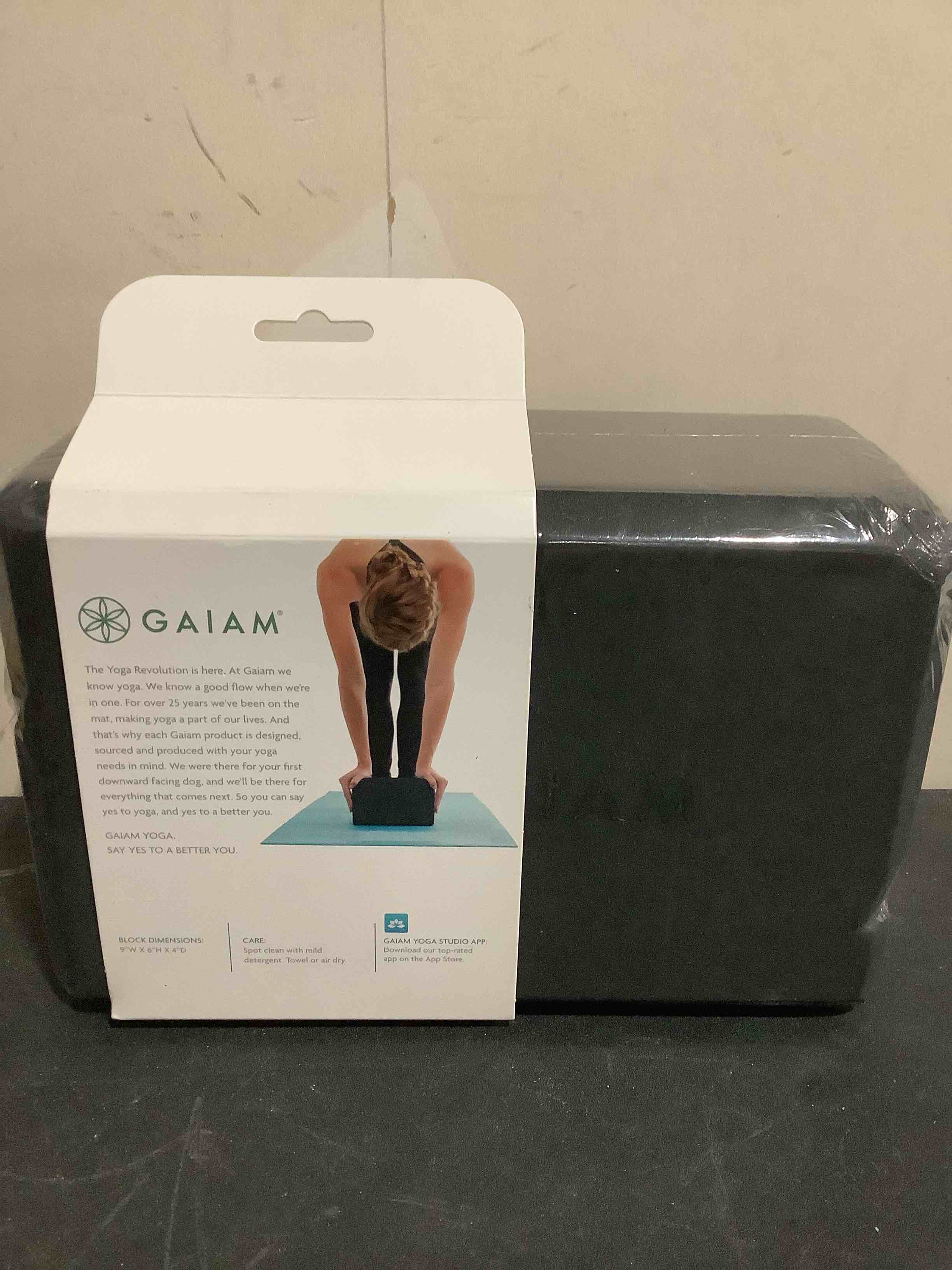 Condition photo showing New/Like New for gaiam yoga block - color: black