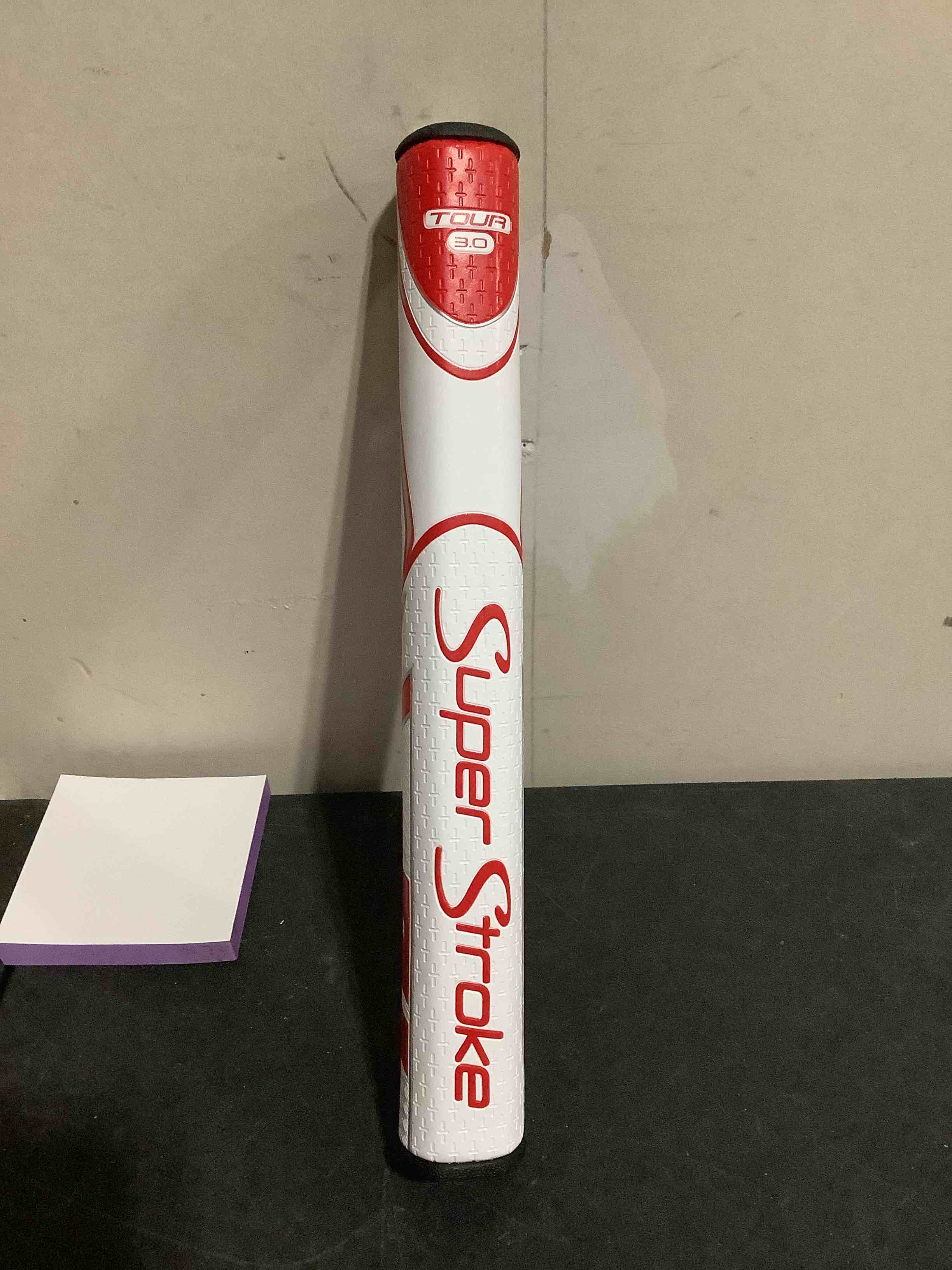 Condition photo showing New/Like New for super stroke zenergy tour 3.0 golf putter grip with no taper enhanced spyne technology