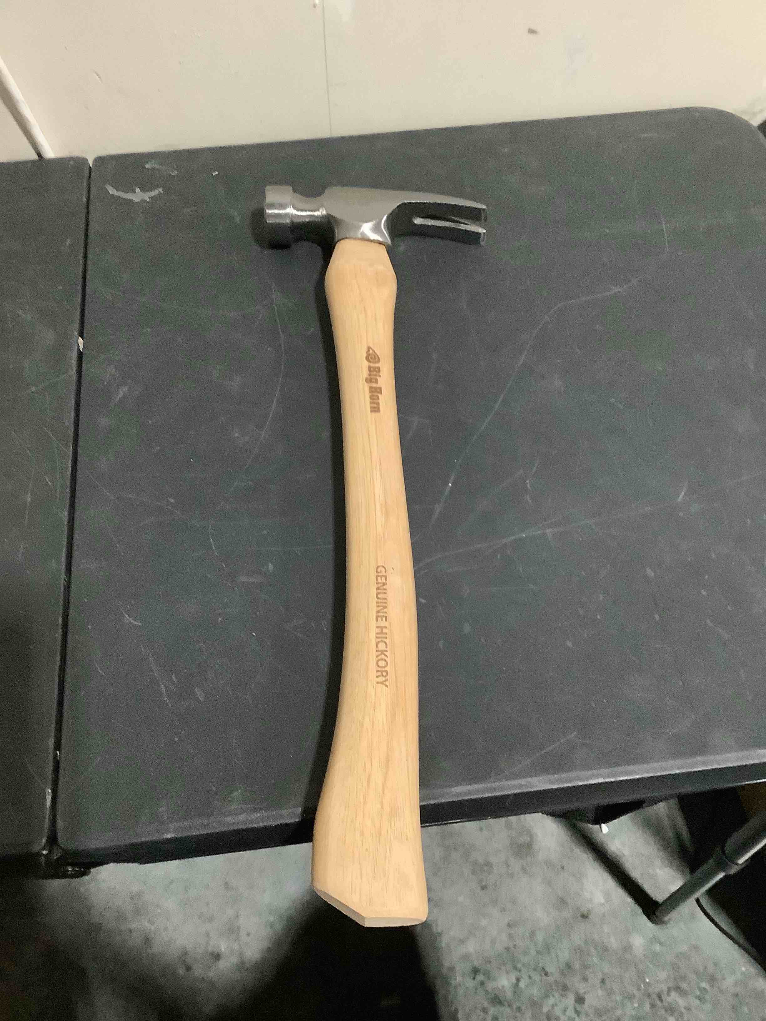 Condition photo showing New/Like New for big horn 15101 21 oz curved handle framing hammer – milled face, magnetic nail starter, anti-ring claw, precision balanced alloy steel head, canadian hickory handle