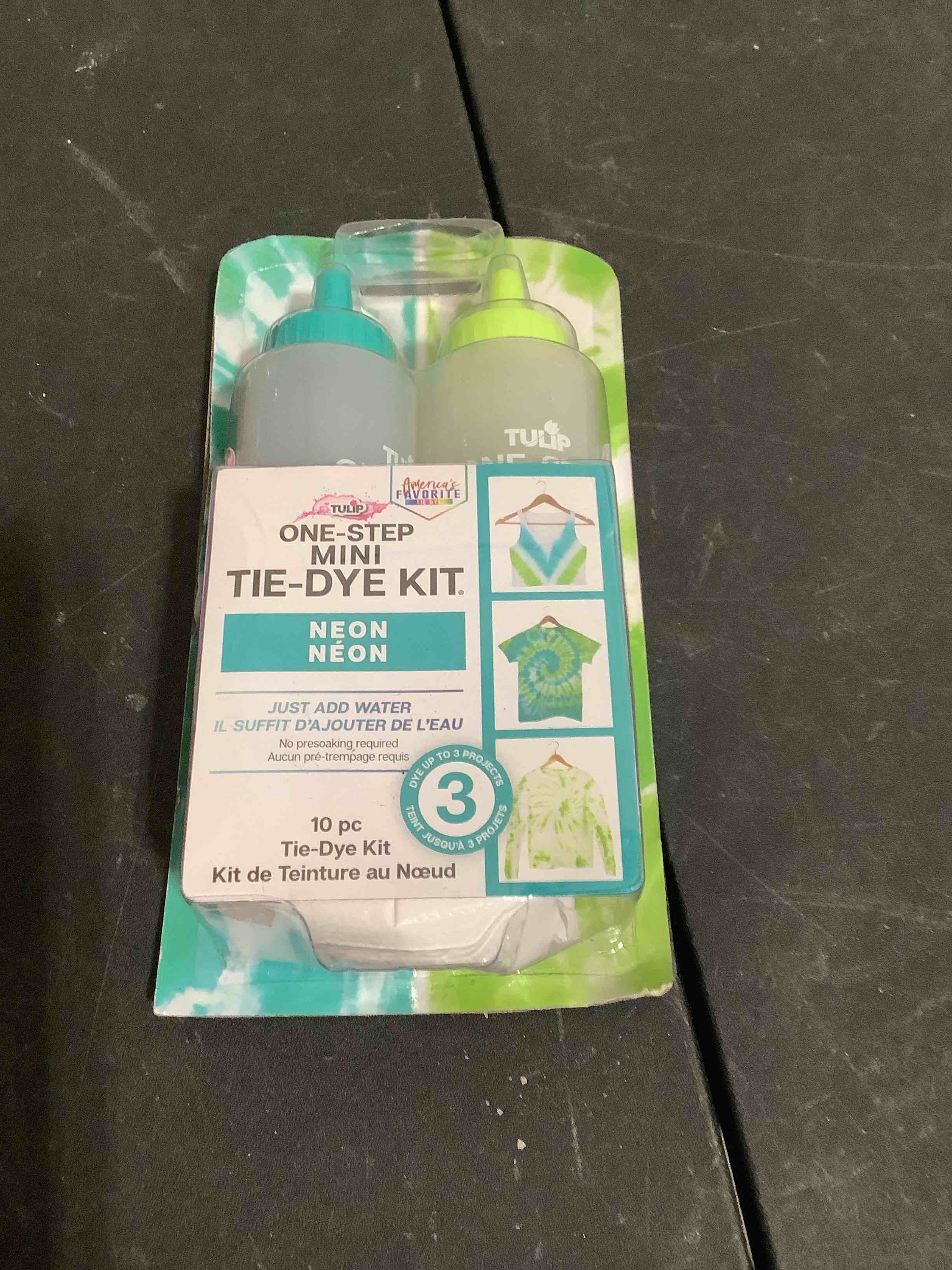 Condition photo showing New/Like New for tulip one-step mini tie-dye kit-neon