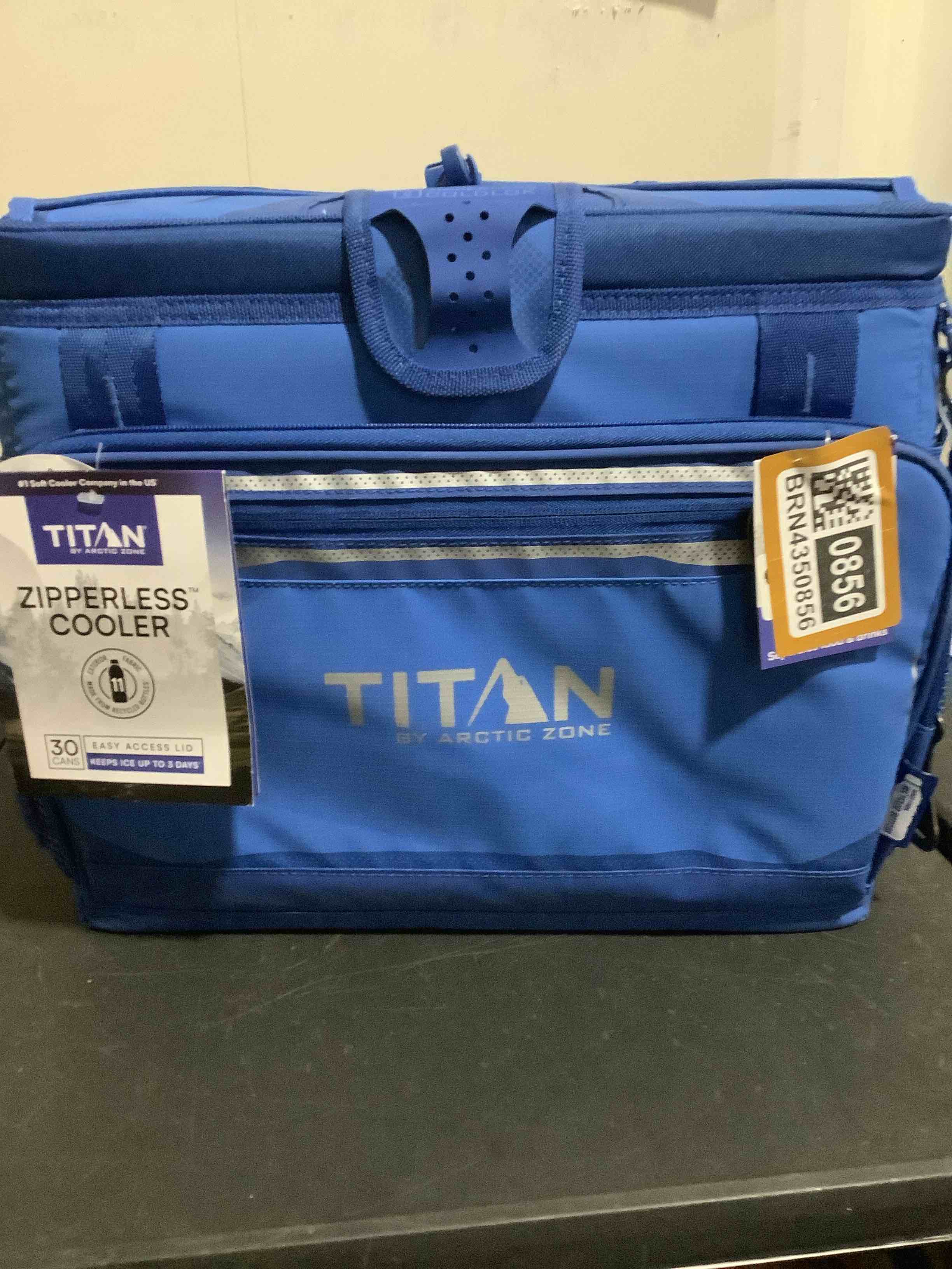 Condition photo showing New/Like New for titan by arctic zone deep freeze zipperless hardbody 30 cans/20 qt cooler - cerulean blue