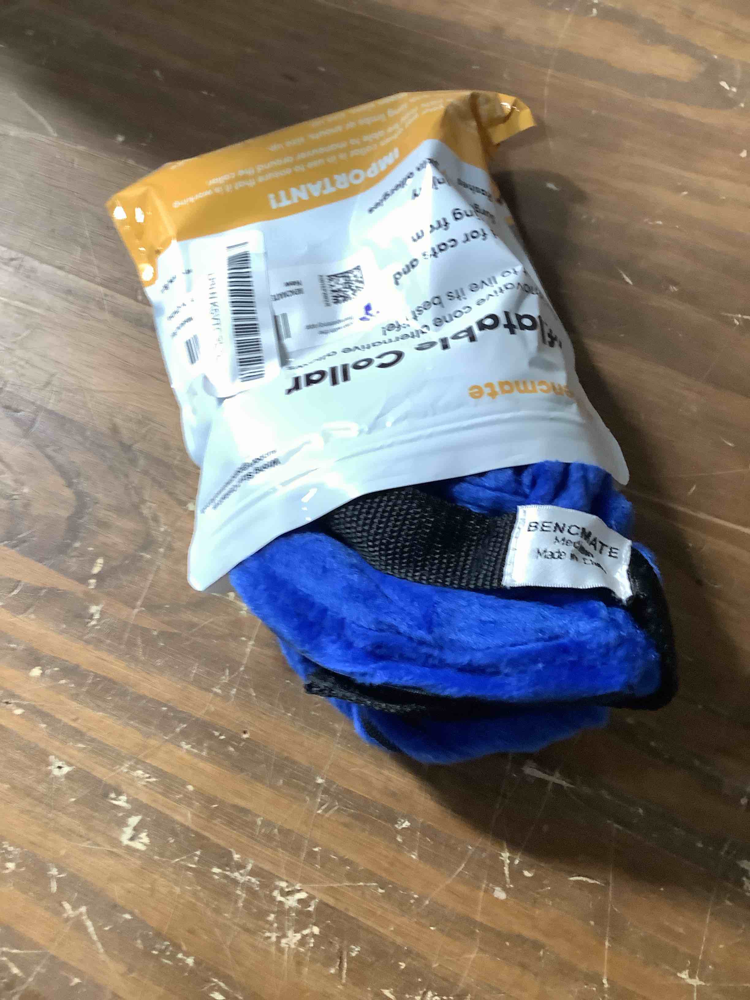Condition photo showing Good Condition for BENCMATE Inflatable Dog Cone Collar Alternative, Soft Dog Cone for Small Medium Large Dogs and Cats, Neck Recovery ECollar Donut Collar After Surgery (Medium, Blue) Blue [Neck:7"-11"]Medium