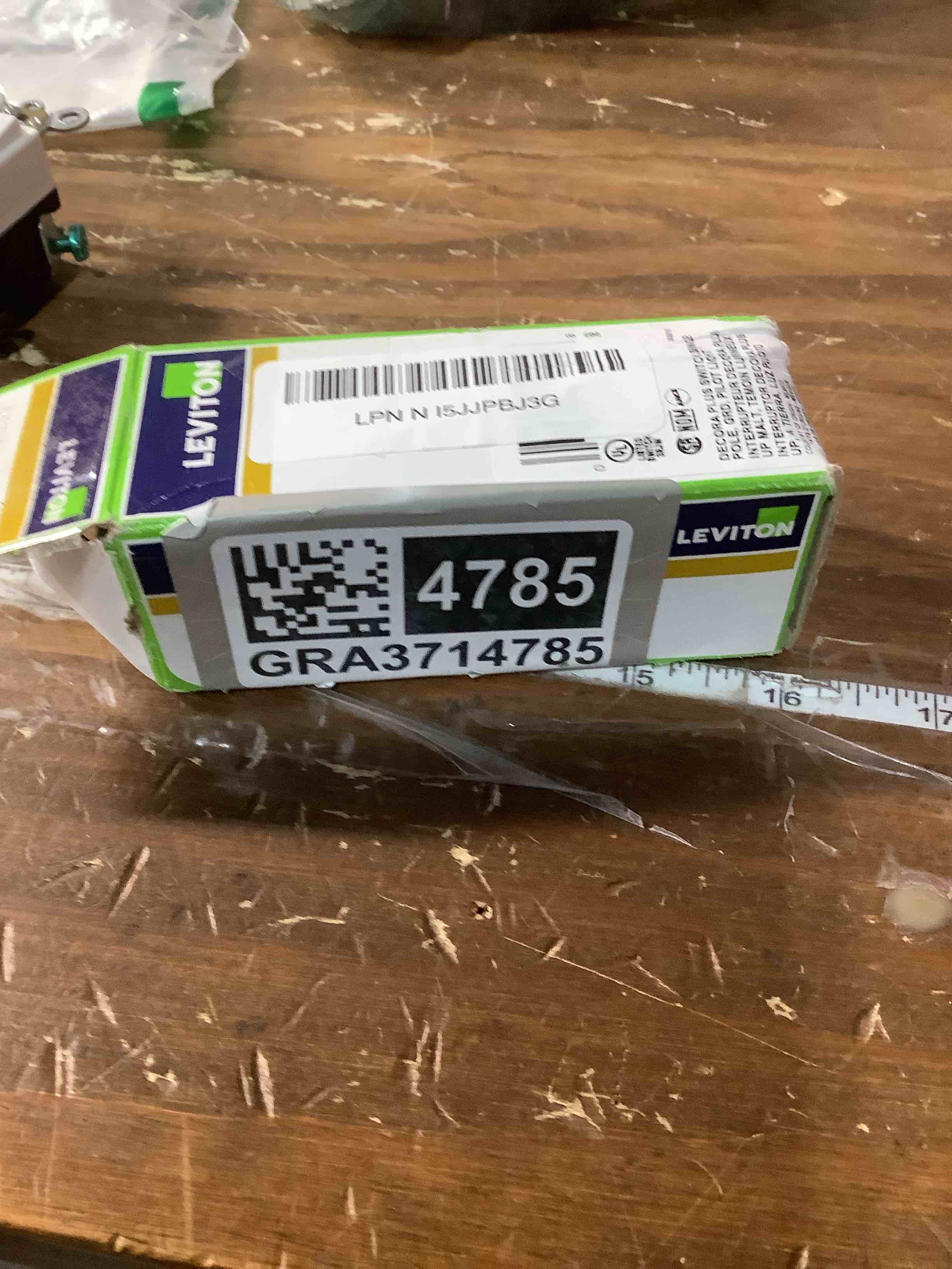 Leviton 20 Amp, 120 Volt, Decora Plus Rocker Pilot Light, Illuminated On, Req. Neutral Single-Pole AC Quiet Switch, Commercial Grade, Self Grounding, 5628-2W, White
