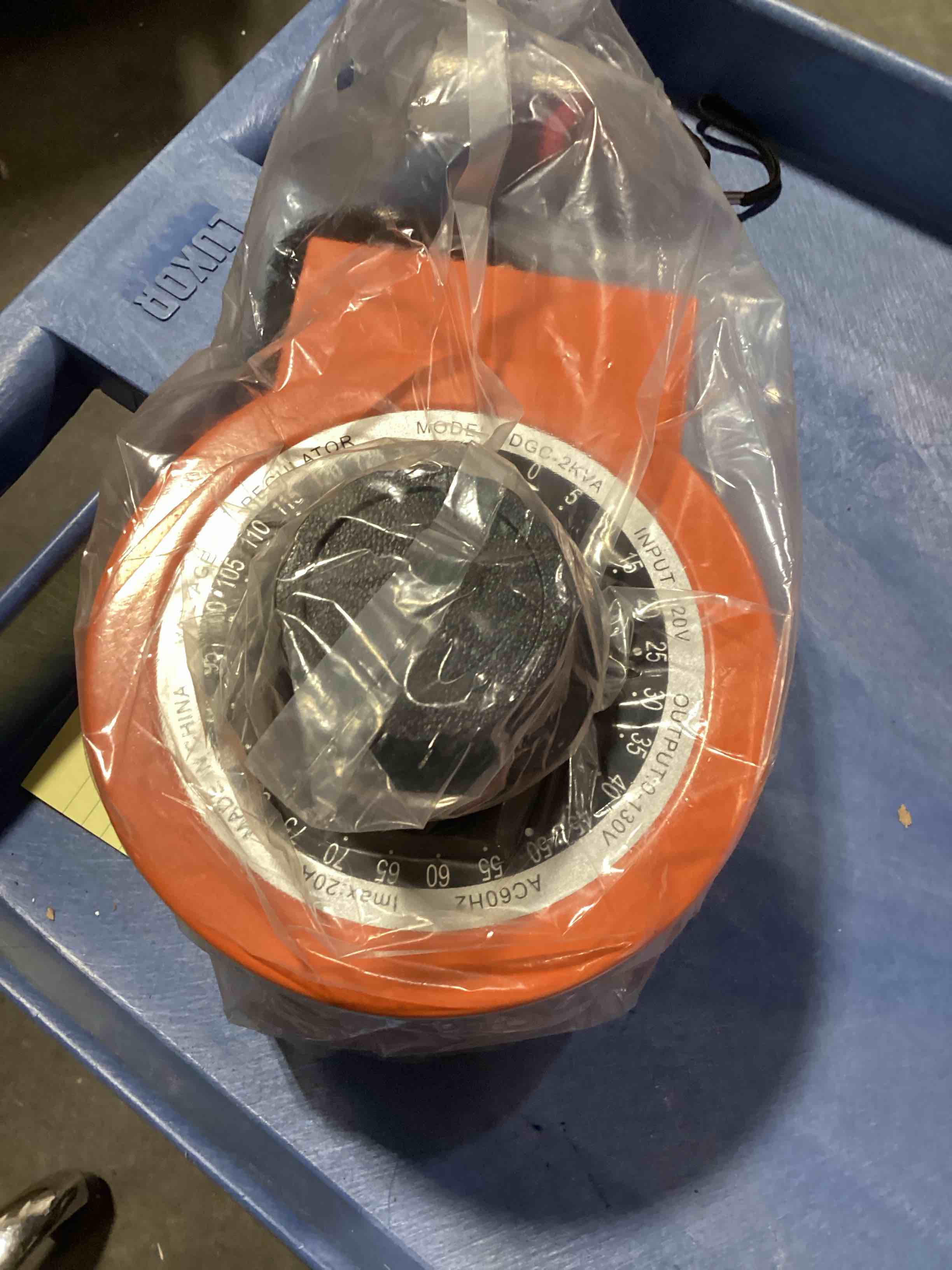 Condition photo showing New/Like New for vevor auto variable voltage transformer 2000va, 15.3 amp, 110v input 0-130v output ac voltage regulator, with lcd display 4 extra fuses thermal control switch lcd display 2000 va