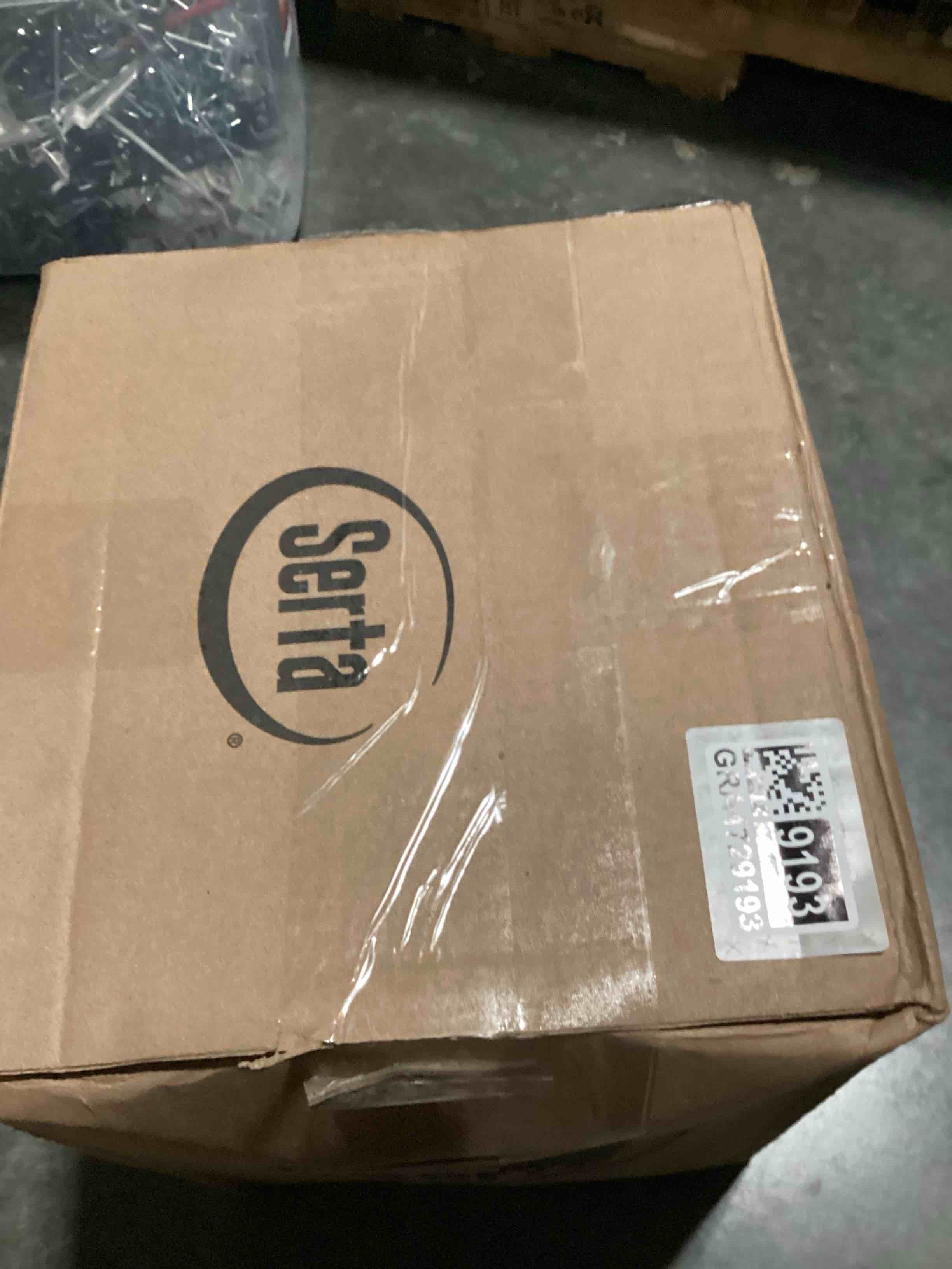 https://s3.amazonaws.com/lotting-images-prod/NKYBargainOutlett/GRA4729193_1781878716422.jpeg