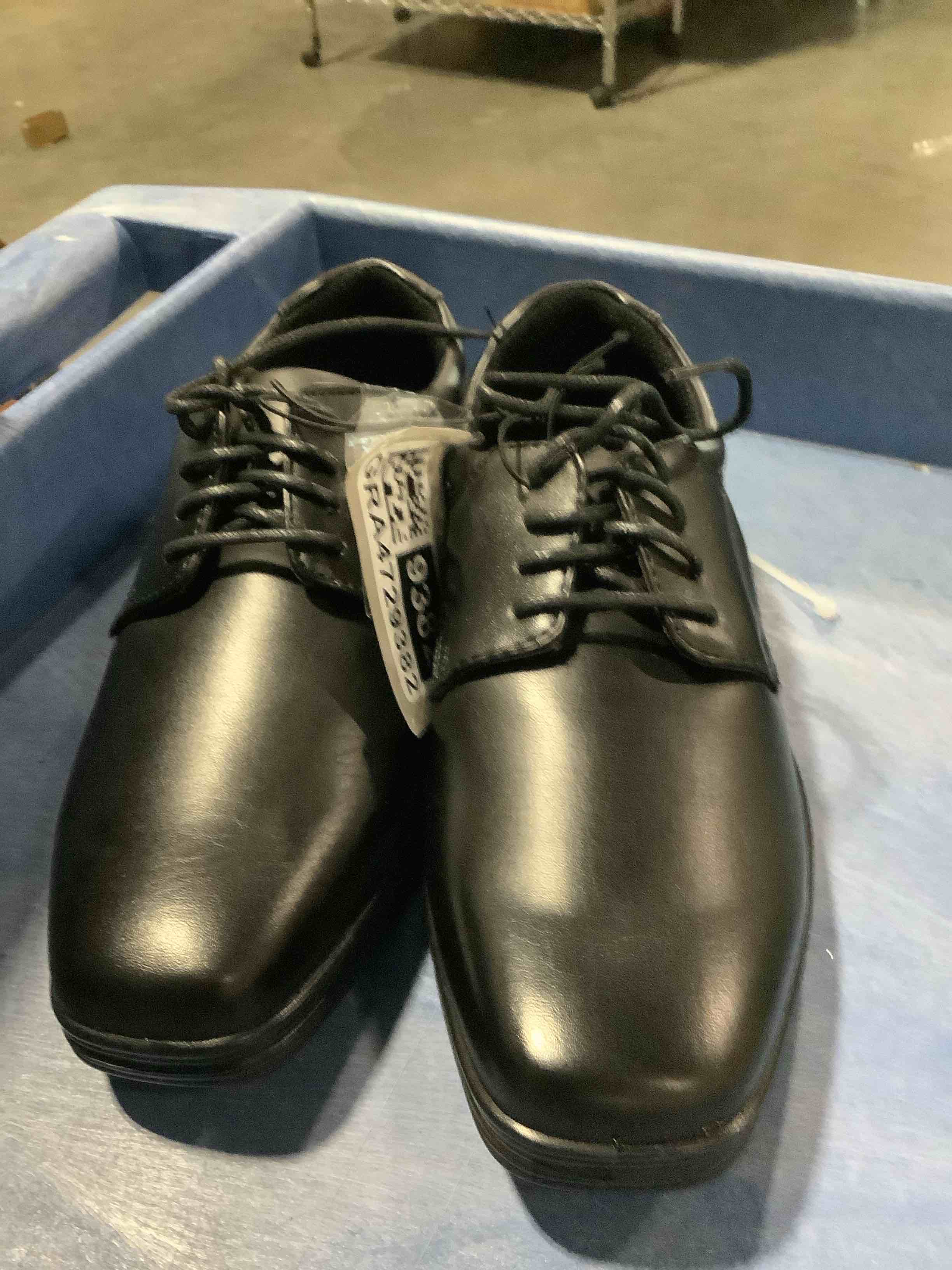 Condition photo showing New/Like New for stafford, landon oxford, black shoes, size 4, medium