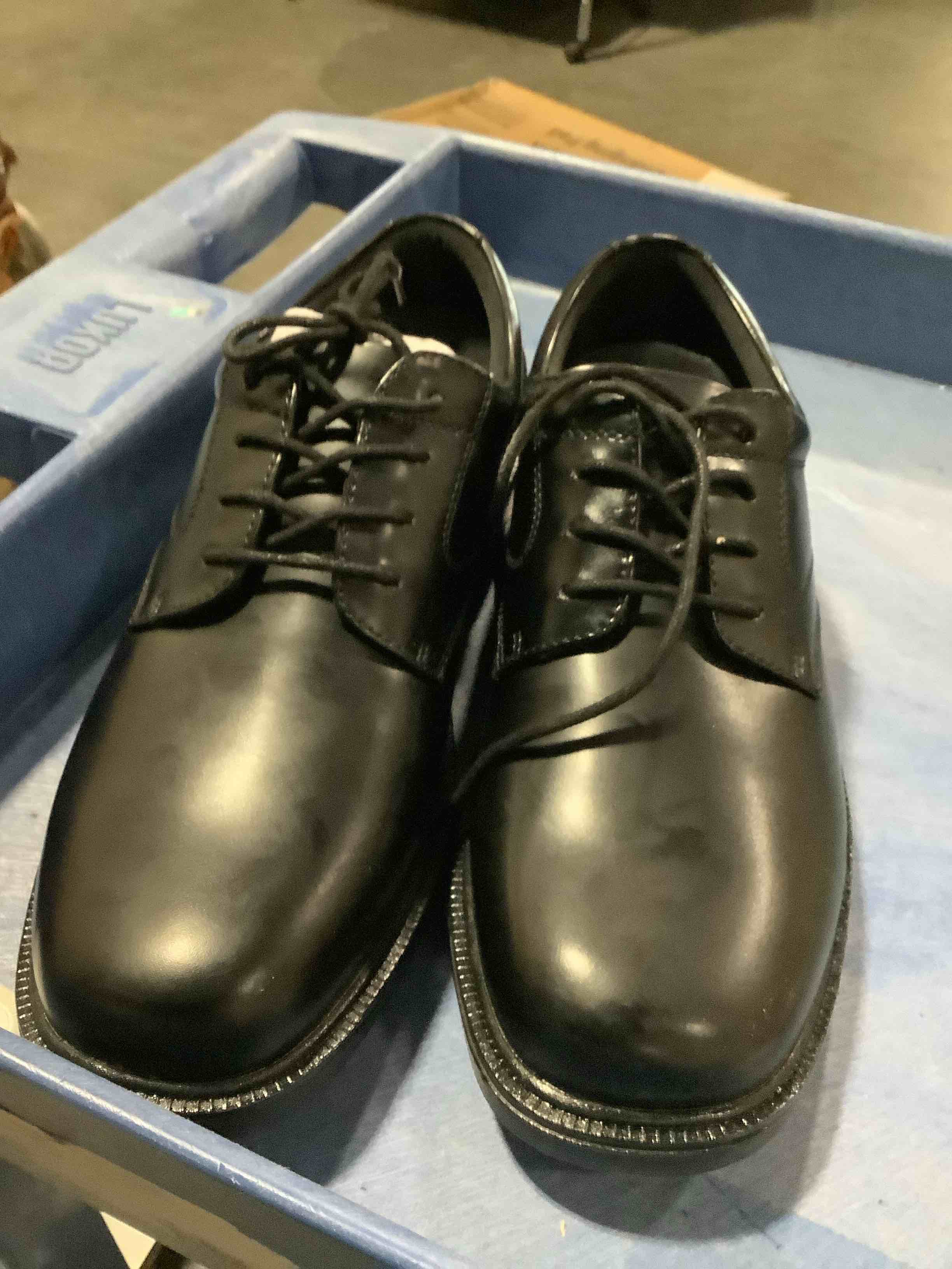 Condition photo showing New/Like New for none brush her men’s black lace, oxford, dress shoes wide size 10