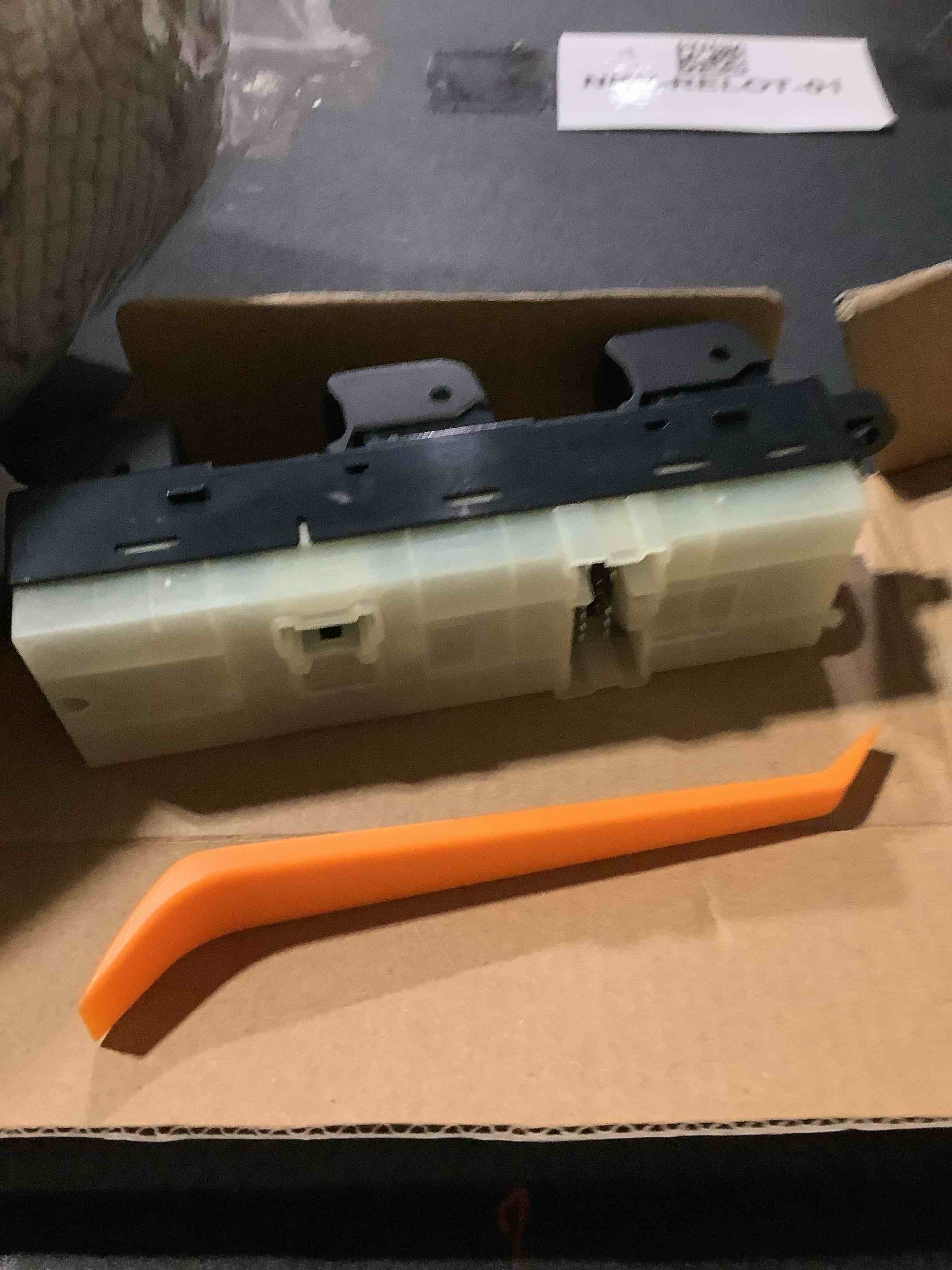 Condition photo showing Good Condition for 83071-aj010 driver side master power window switch replacement for subaru outback & subaru legacy 2010-2012 replace oe dws365 for door power window switch button fit for 10-12 subaru outback legacy