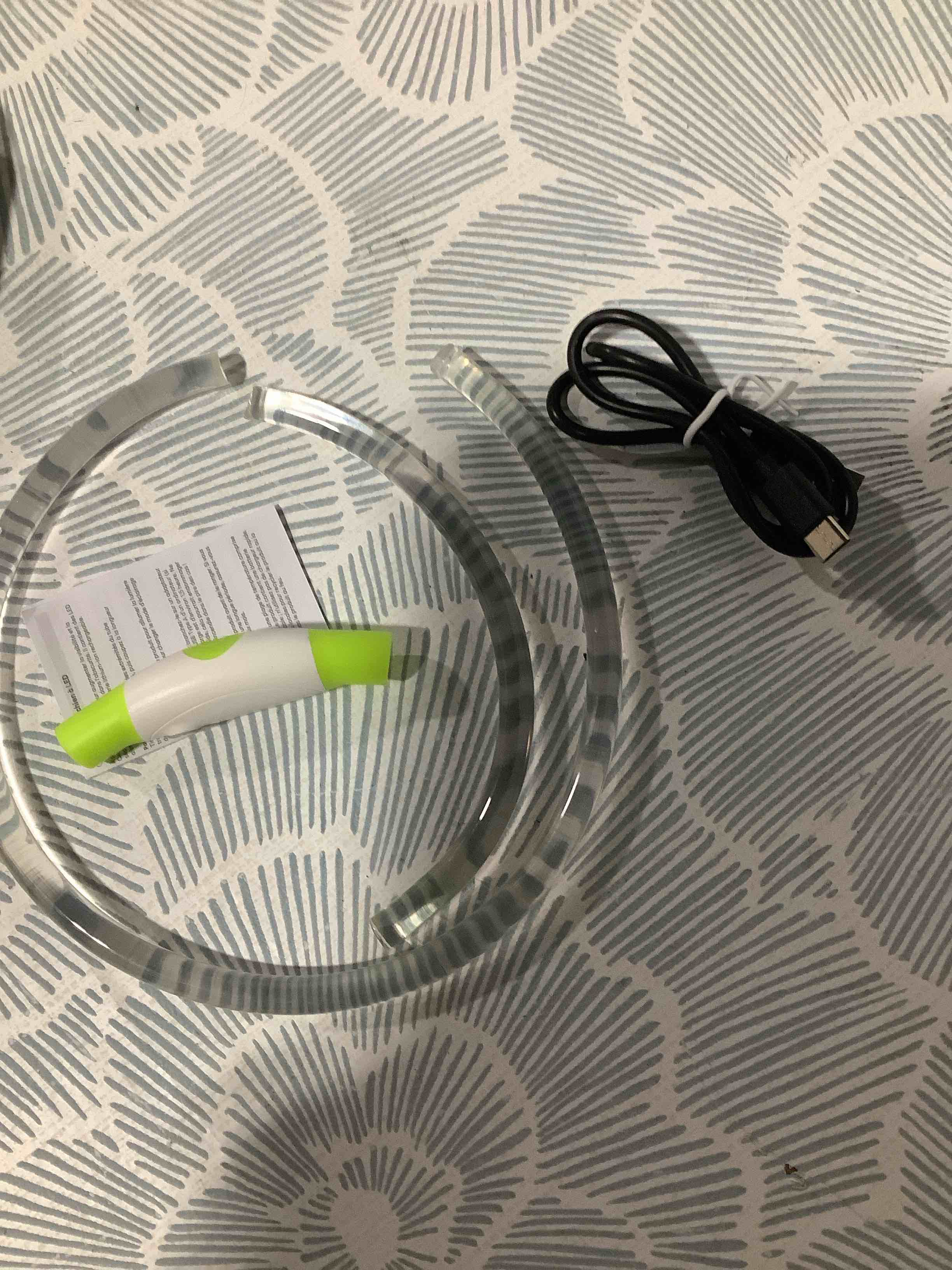Condition photo showing Good Condition for bseen light up dog collar - led dog collar rechargeable, glowing pet collars for small medium large dogs, tpu cuttable lighted puppy collar, safety dog lights for night walking (green 70cm) green?70cm?